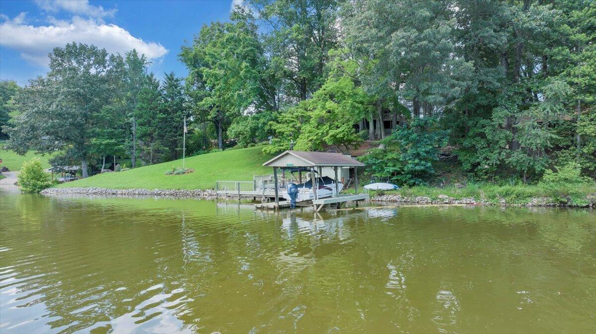 112 Crescent LN