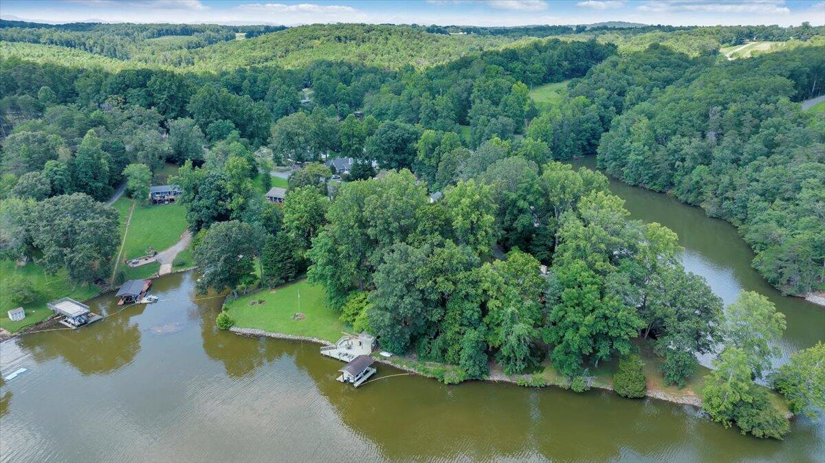 112 Crescent LN