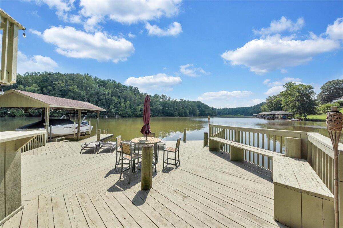 112 Crescent LN