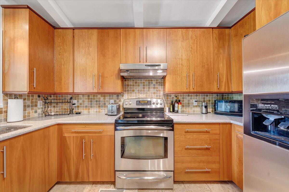 112 Crescent LN