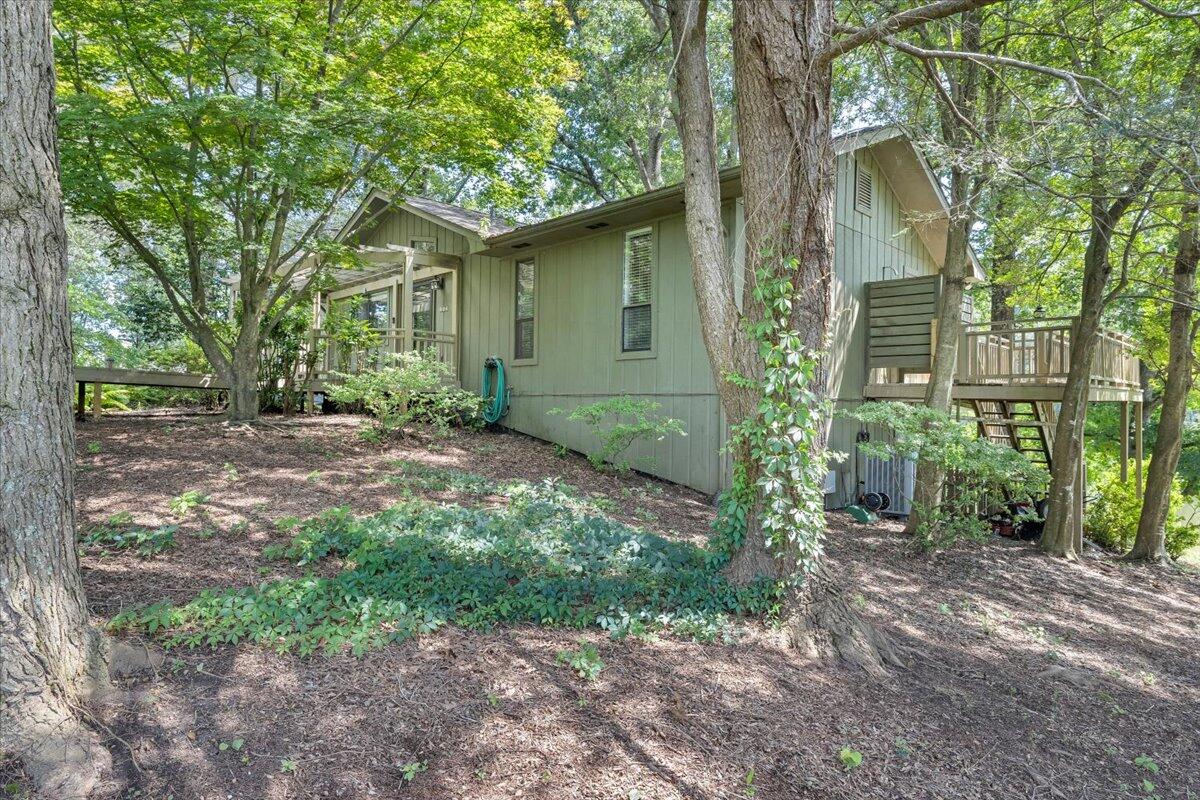 112 Crescent LN