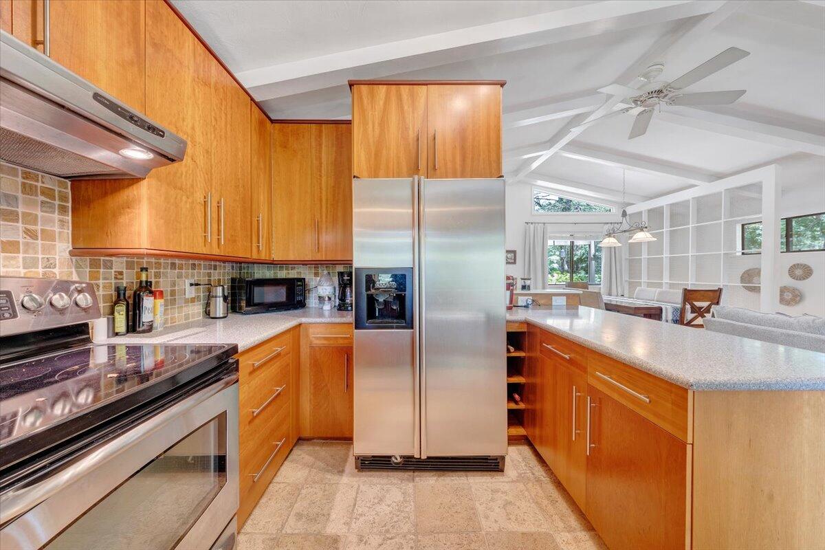 112 Crescent LN