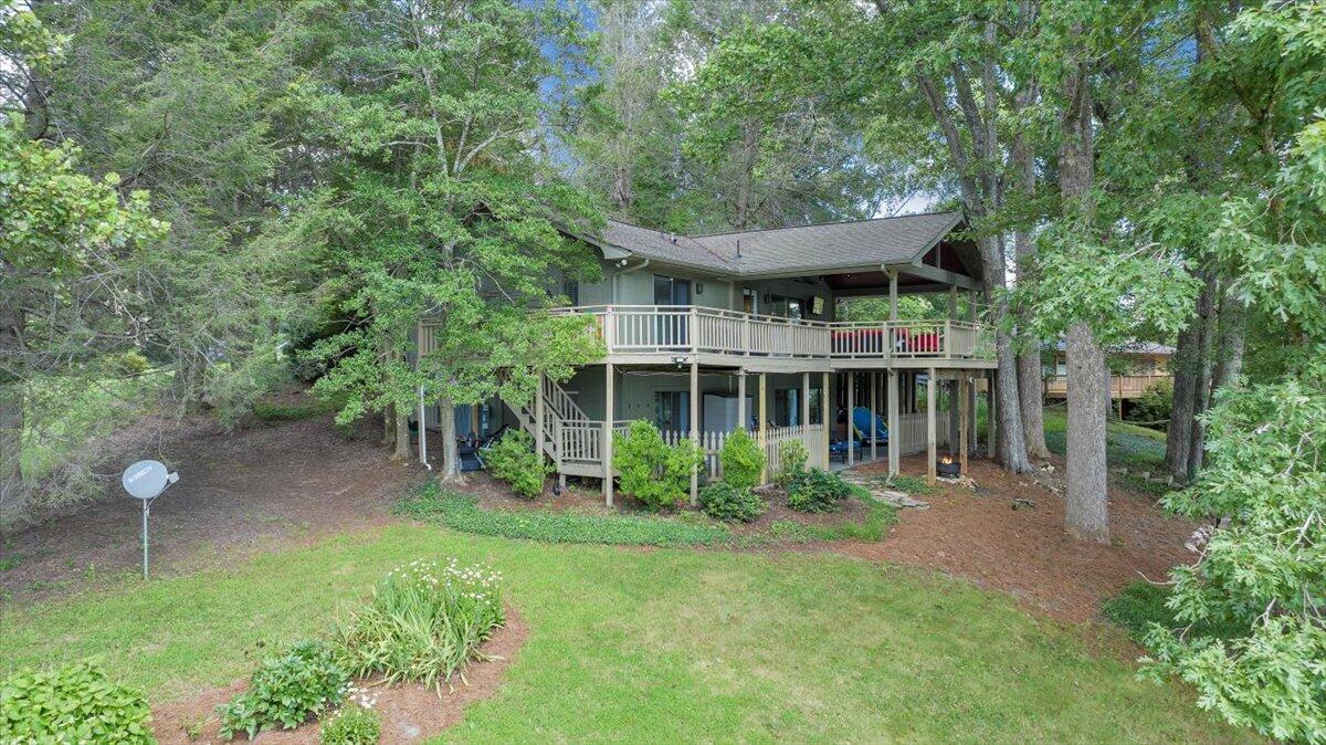 112 Crescent LN