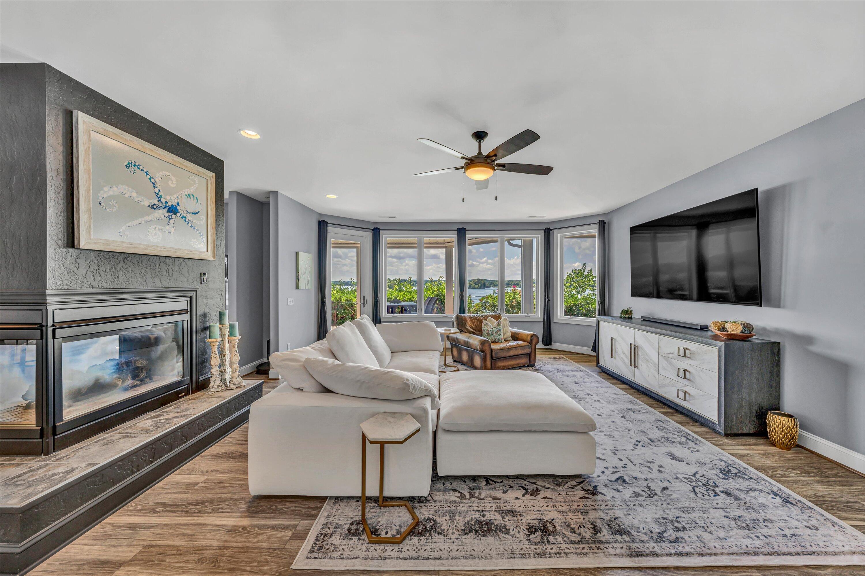 60 Westridge LN