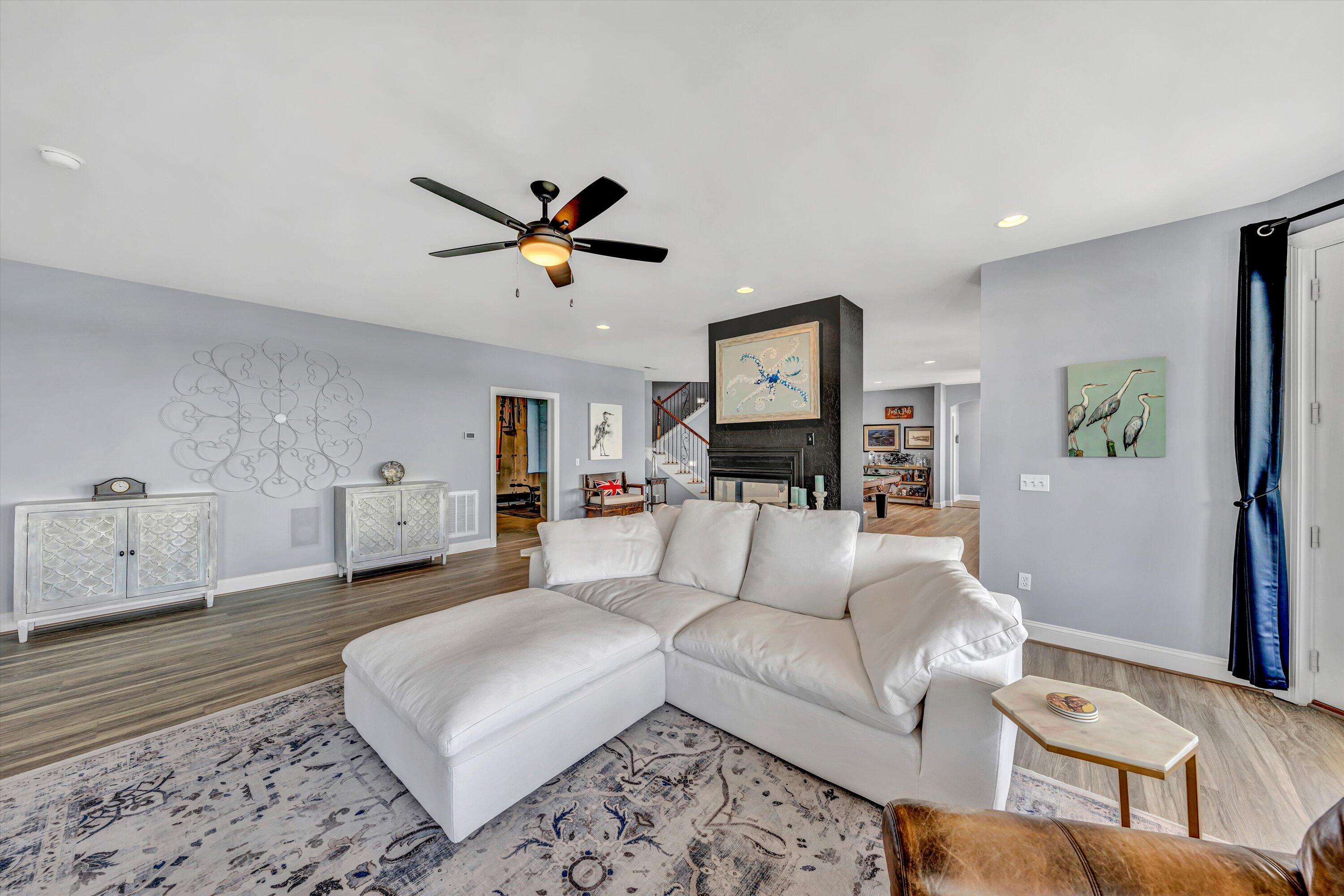 60 Westridge LN