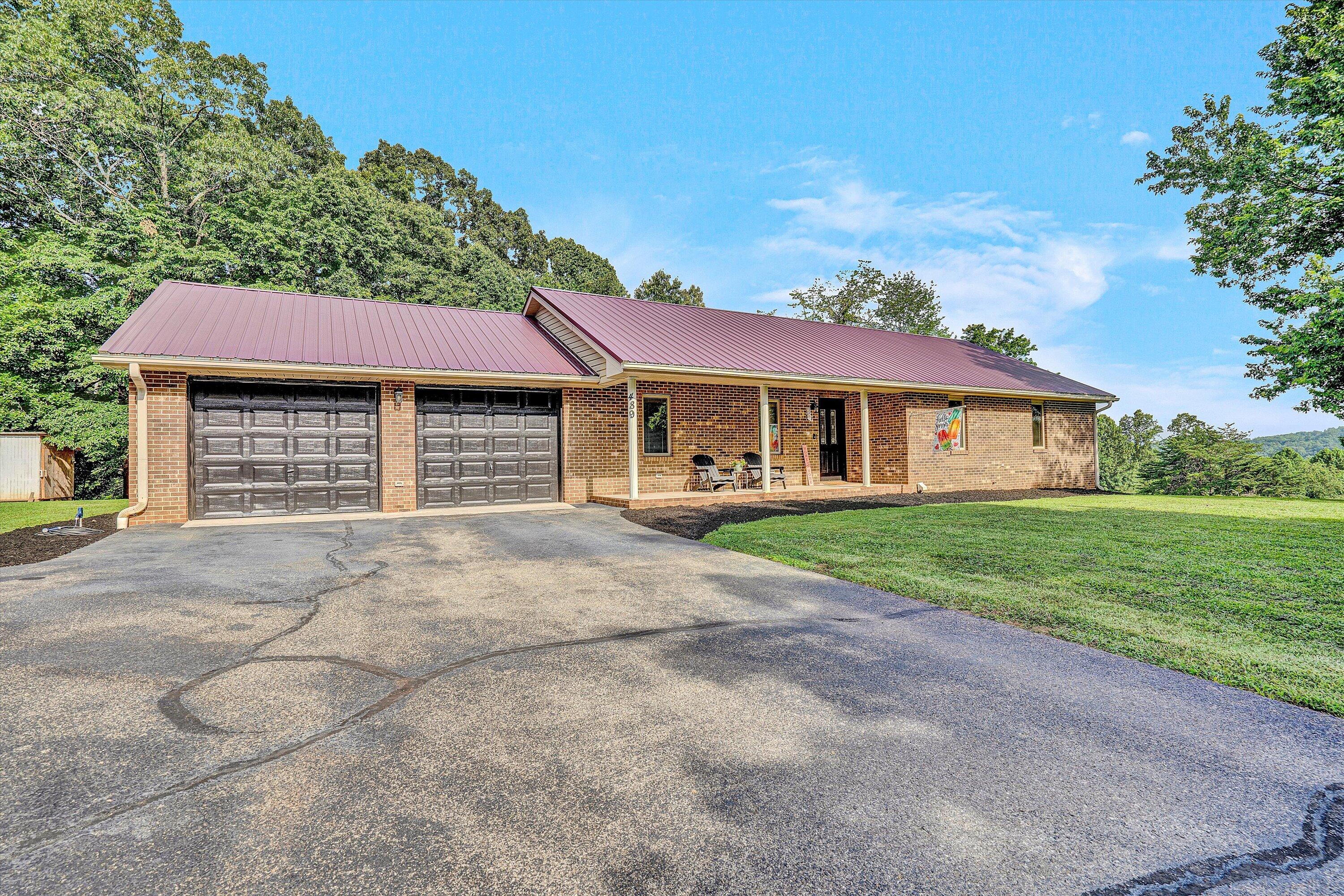 489 Monty RD