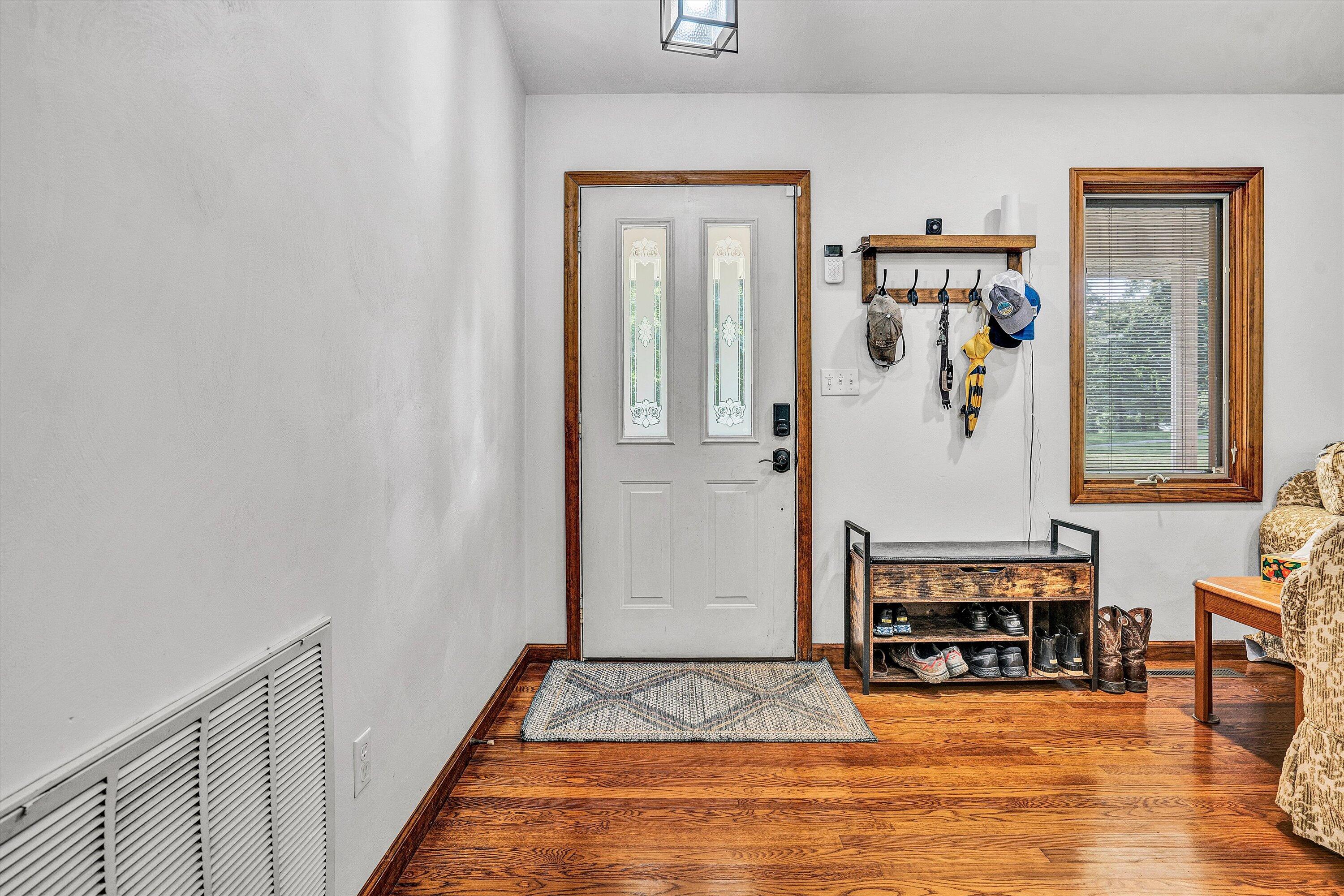 489 Monty RD