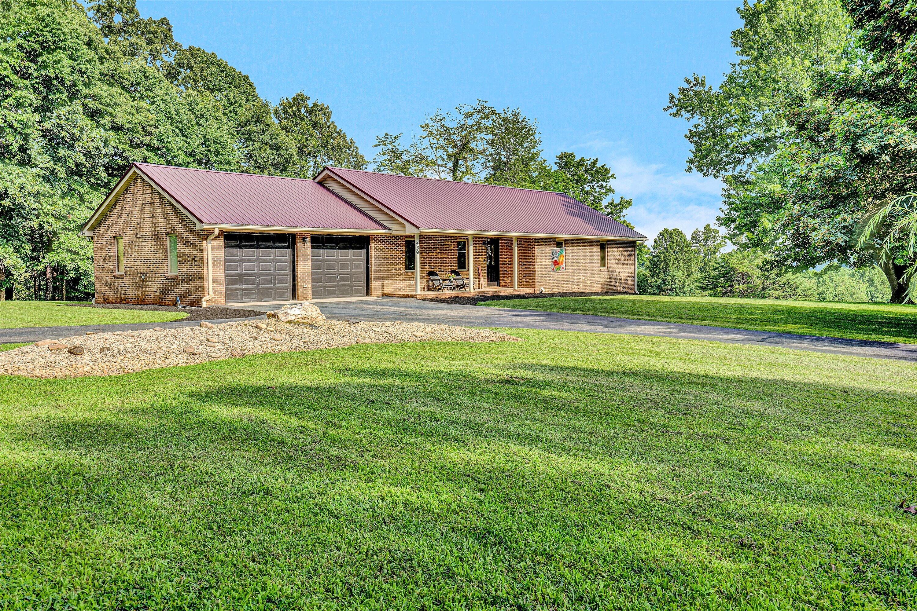 489 Monty RD