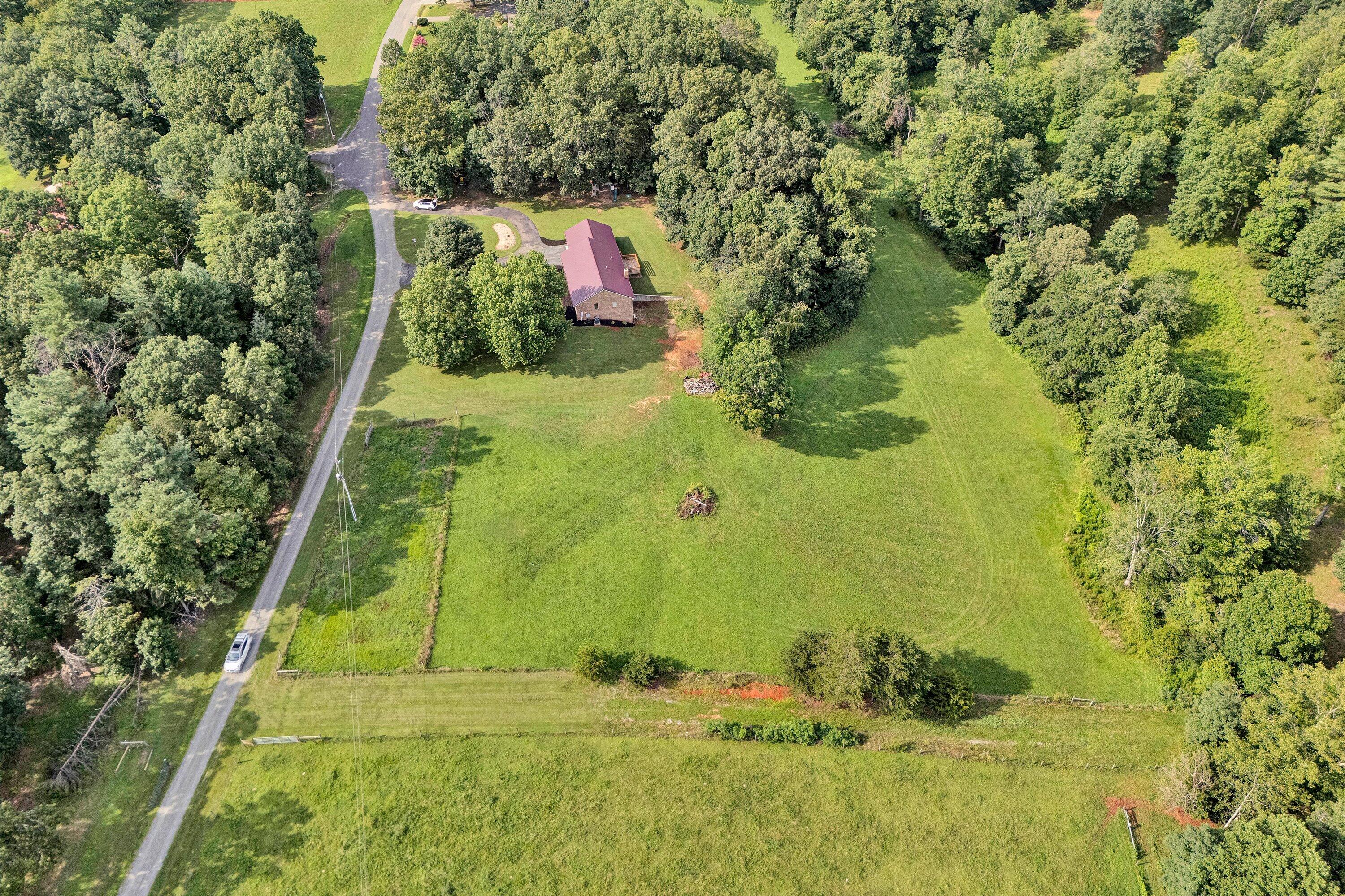 489 Monty RD