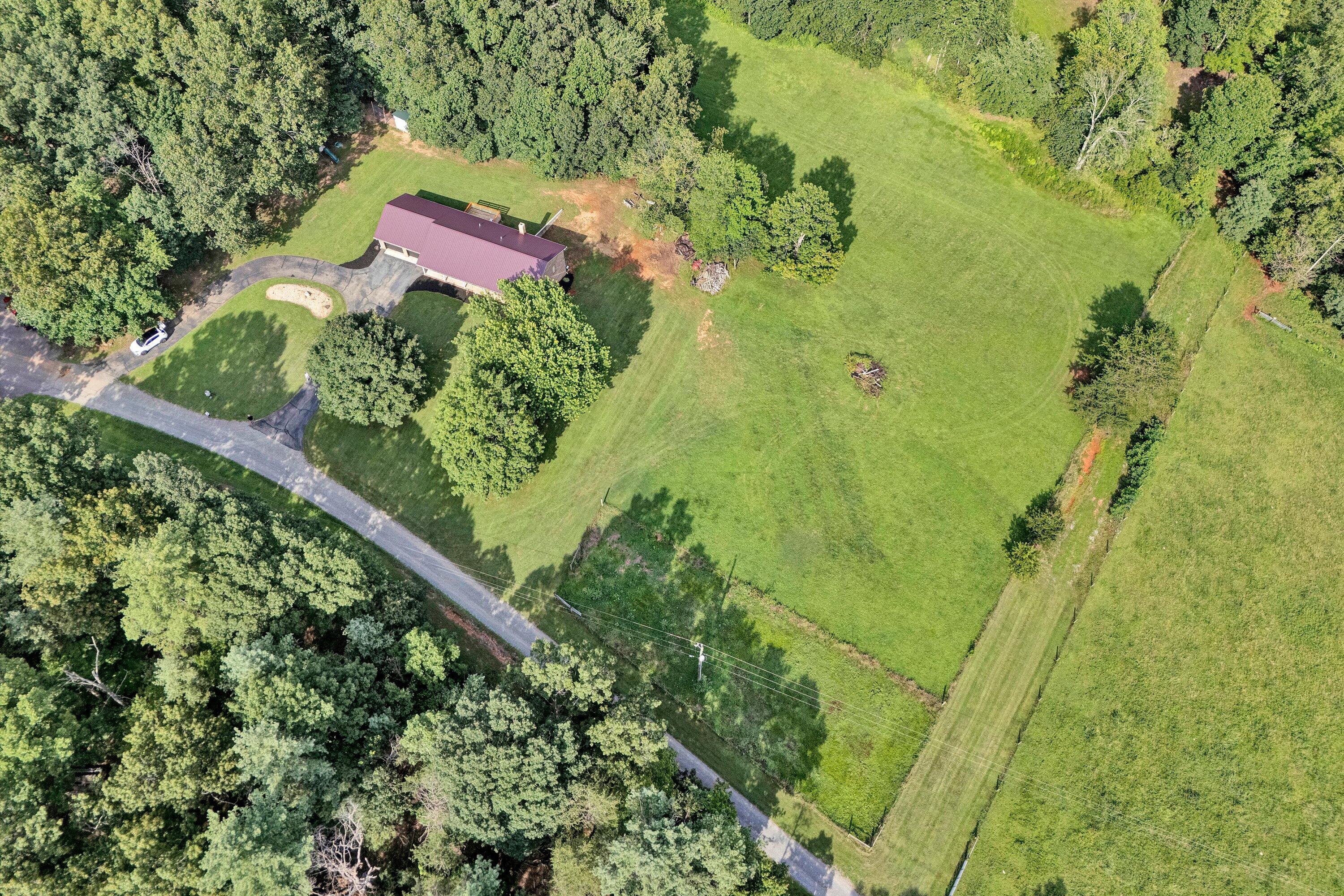 489 Monty RD