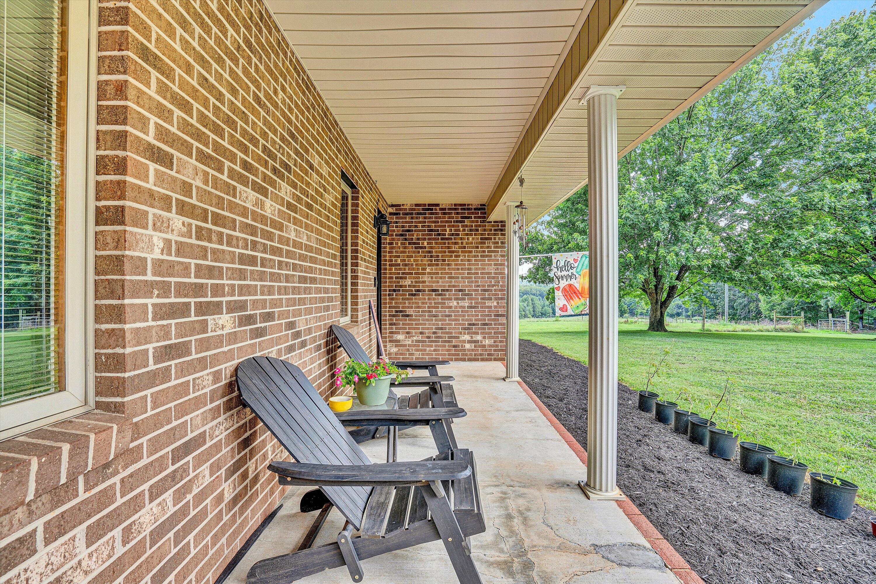 489 Monty RD