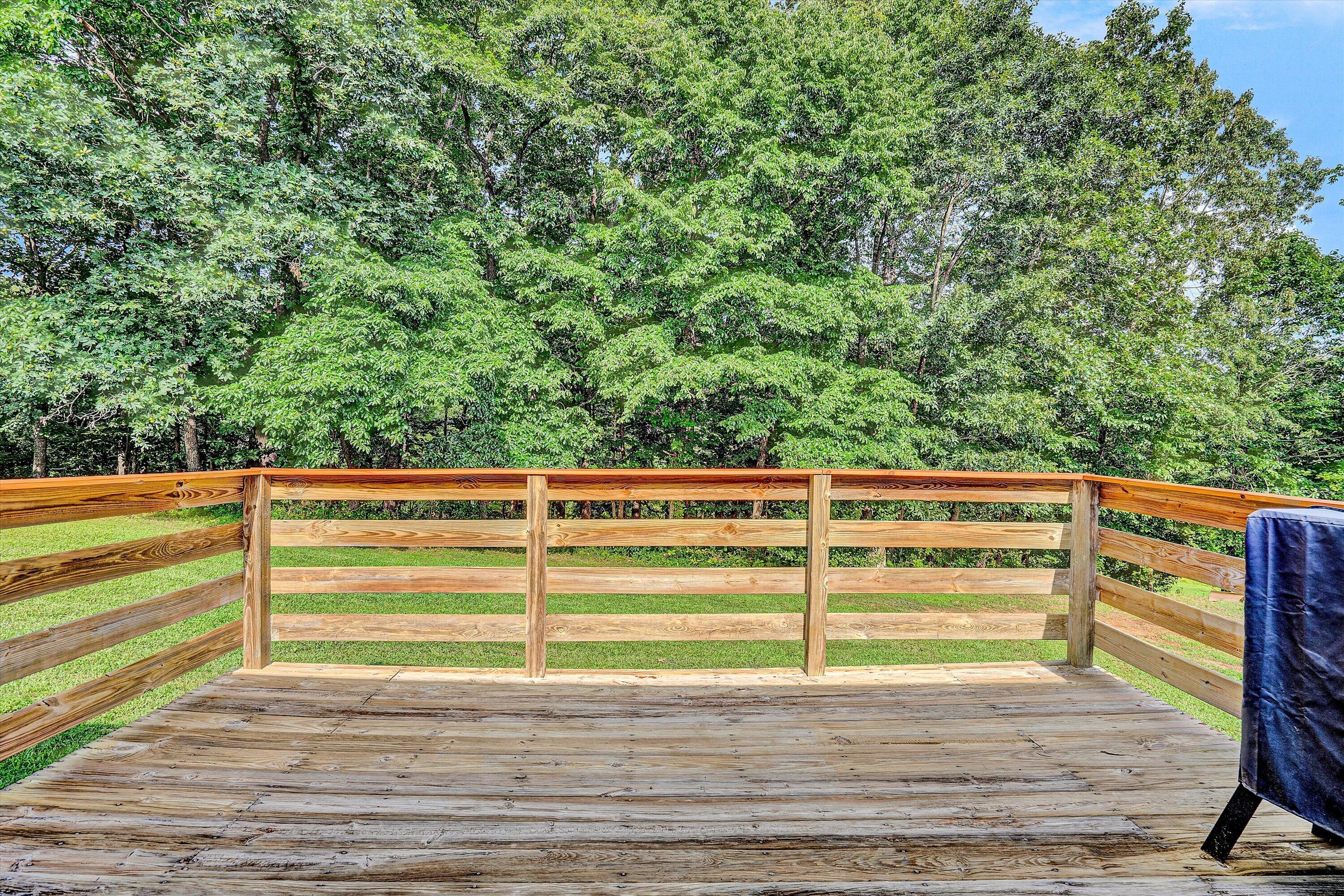 489 Monty RD
