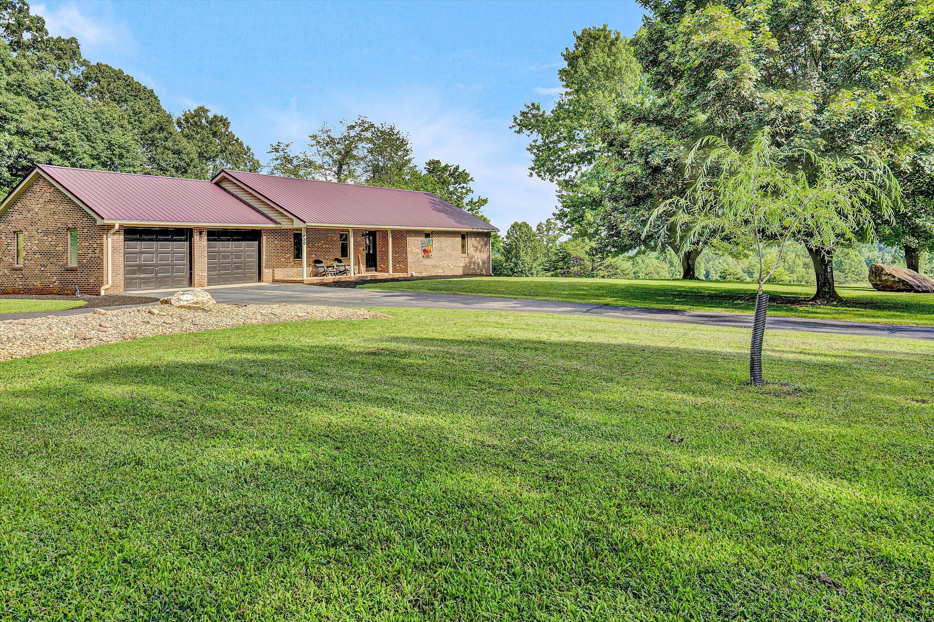 489 Monty RD