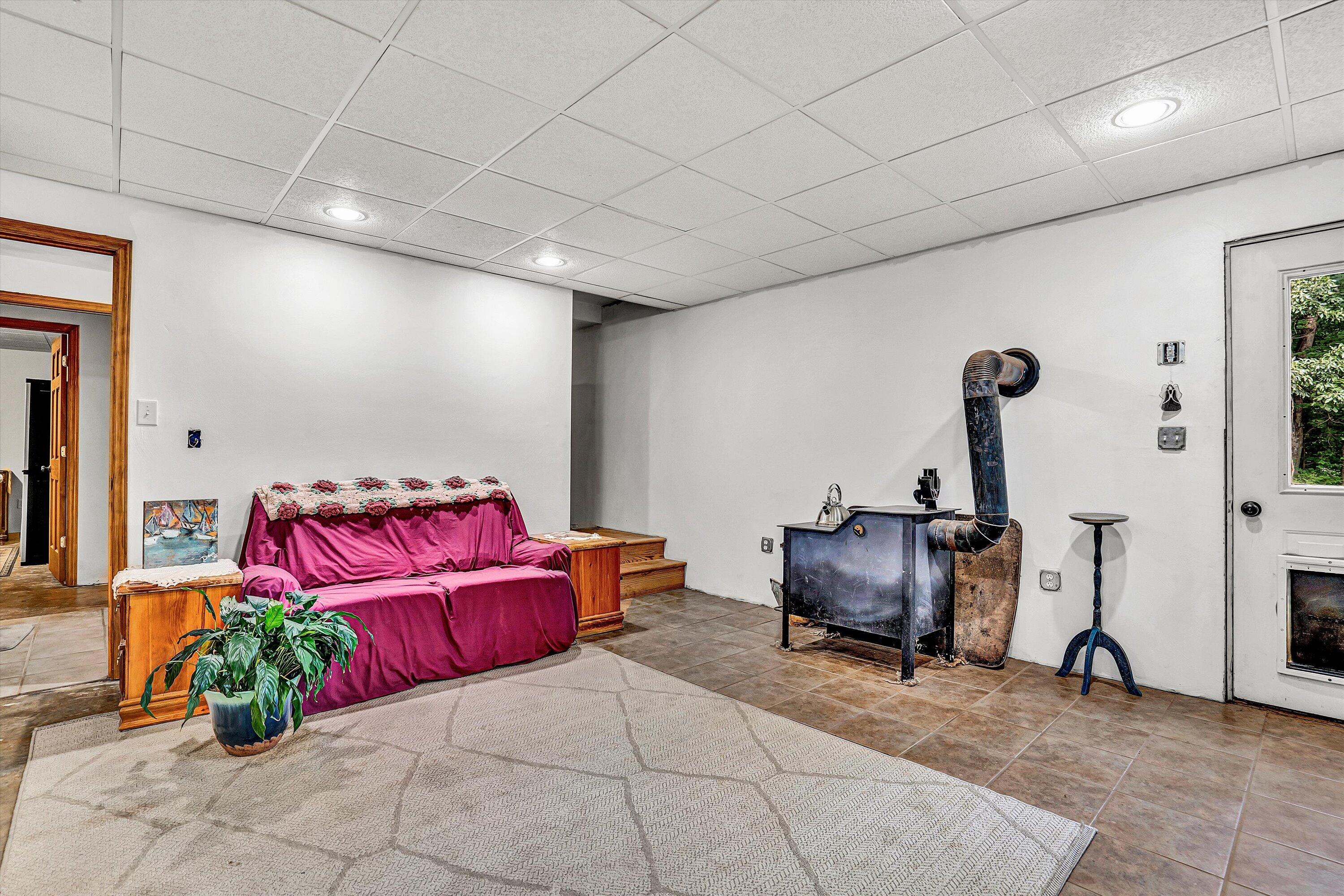 489 Monty RD