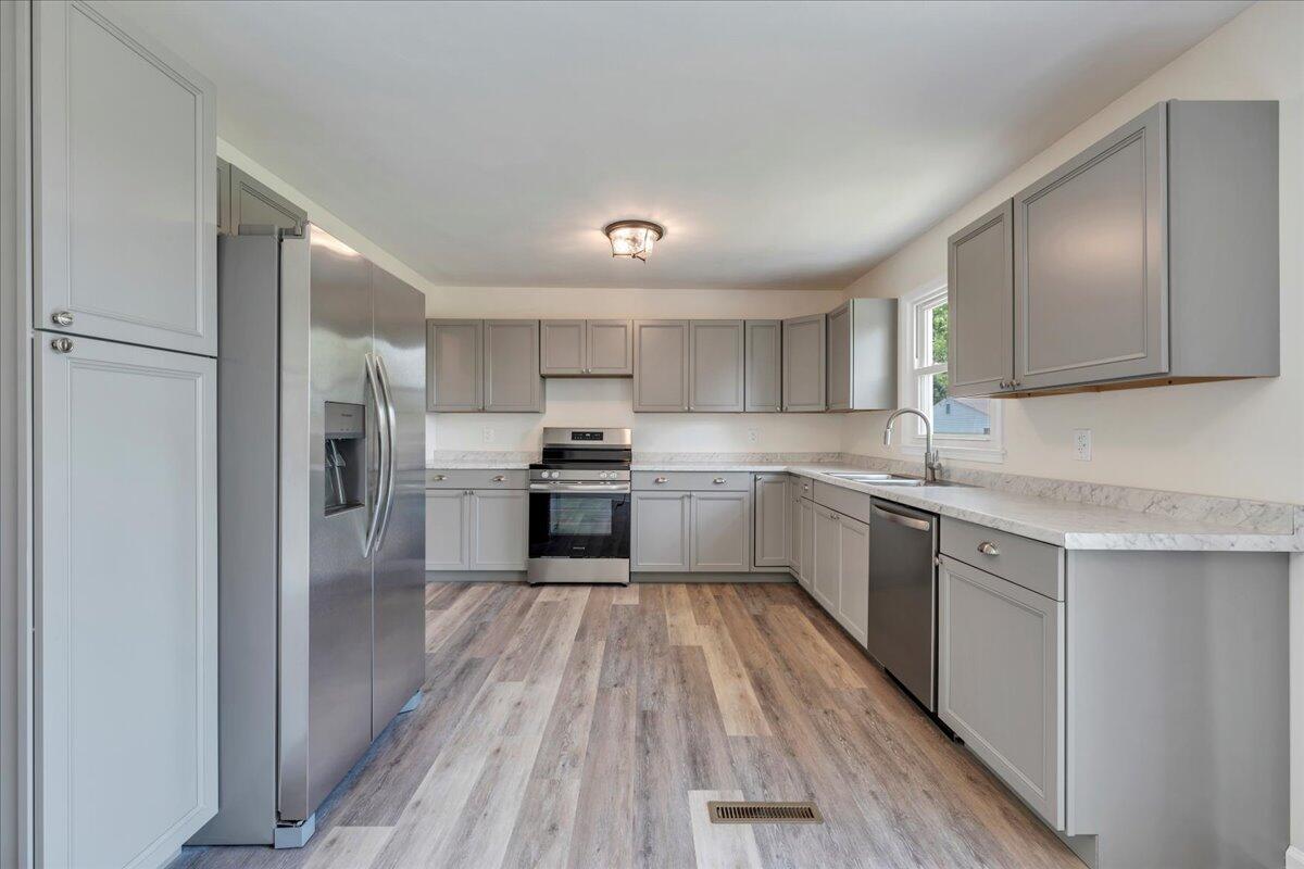 1331 Rainbow Forest DR