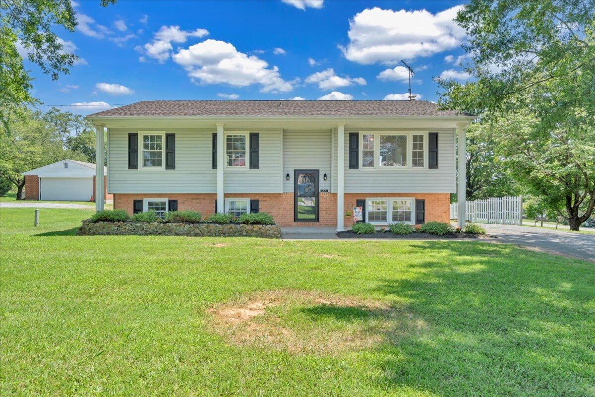 1331 Rainbow Forest DR