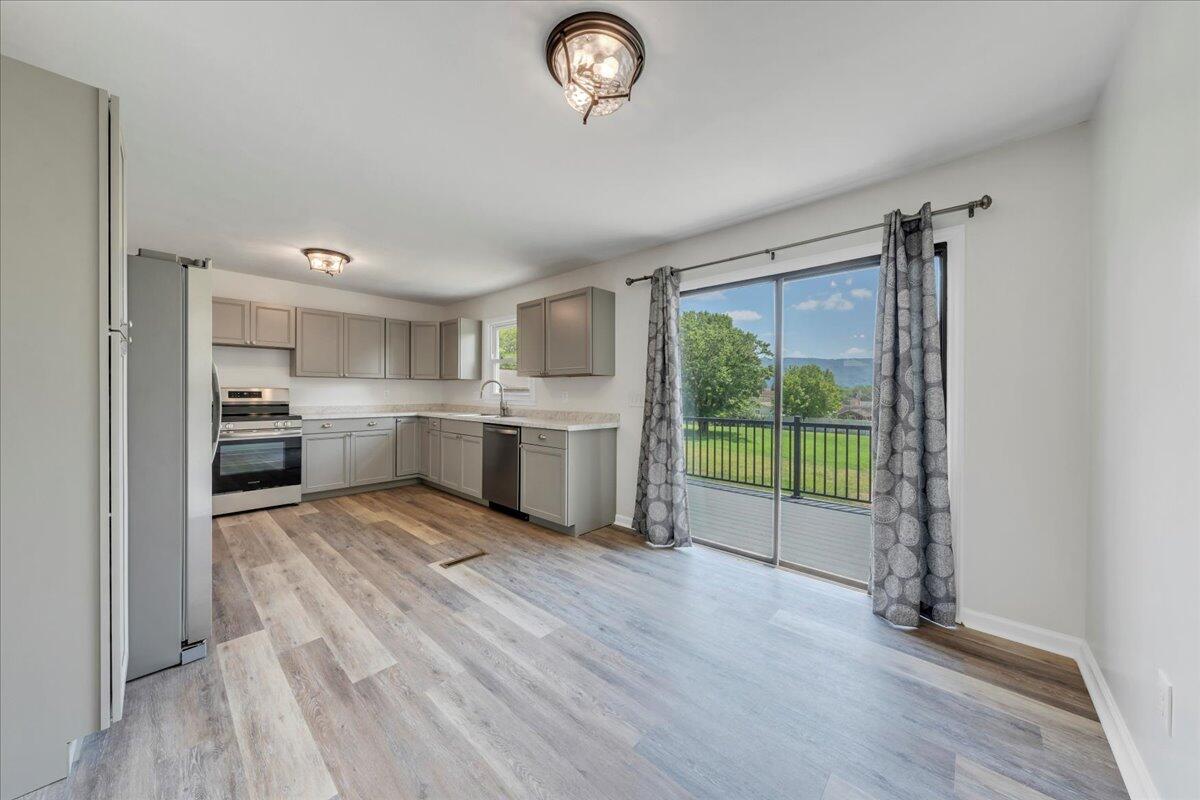 1331 Rainbow Forest DR