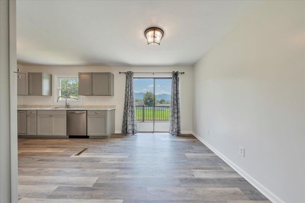 1331 Rainbow Forest DR