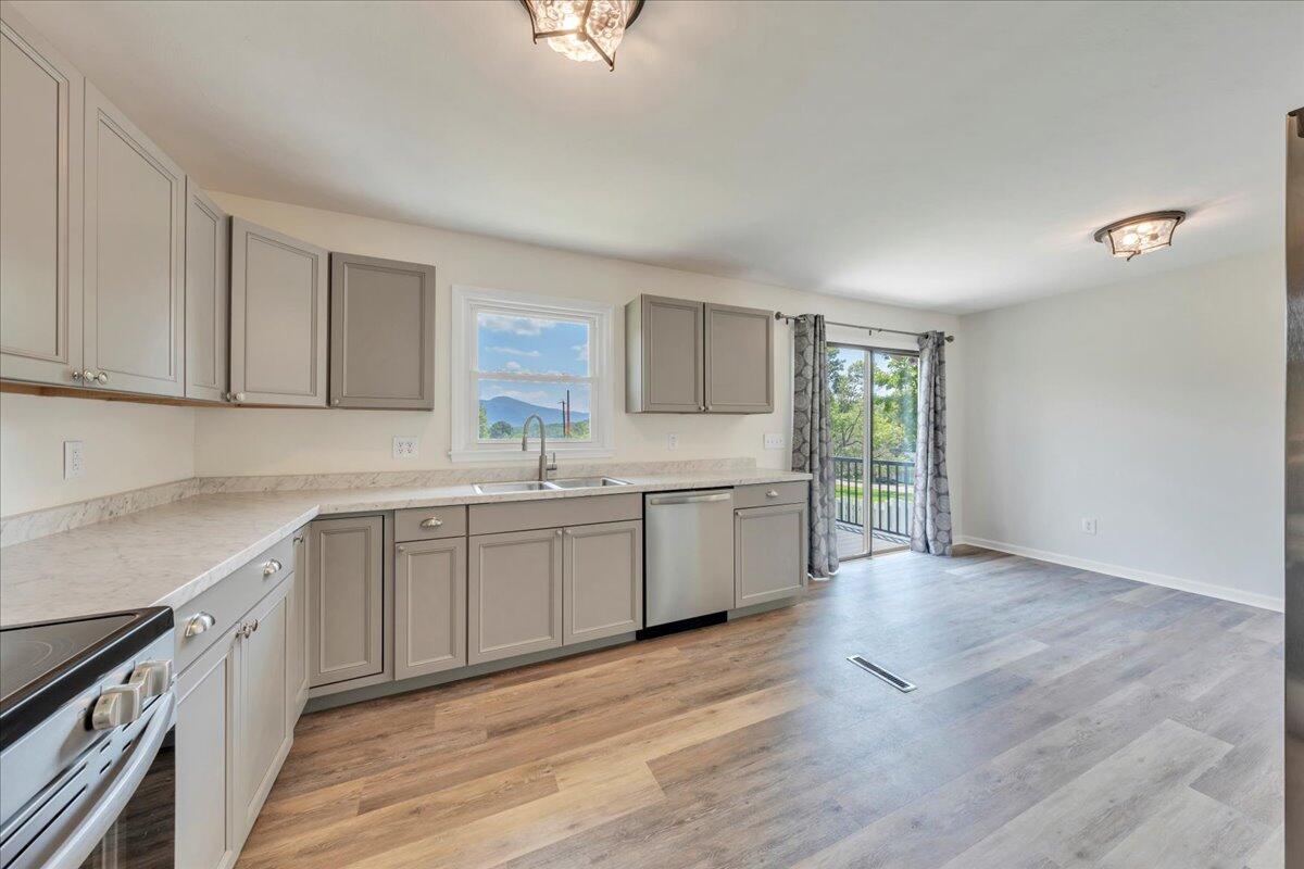 1331 Rainbow Forest DR