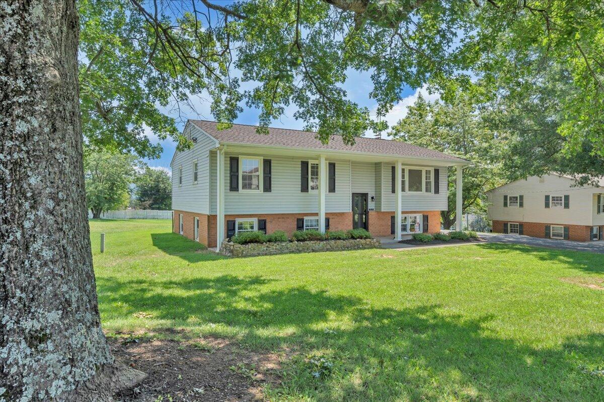 1331 Rainbow Forest DR