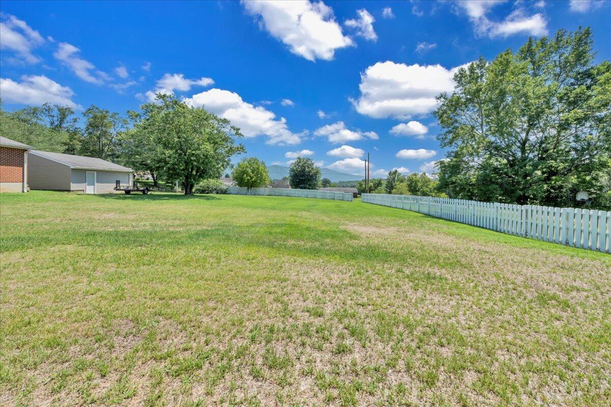 1331 Rainbow Forest DR