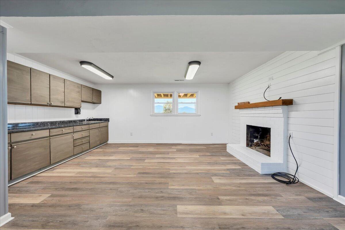 1331 Rainbow Forest DR