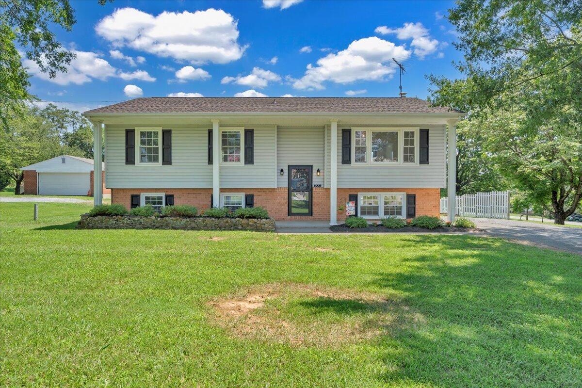 1331 Rainbow Forest DR