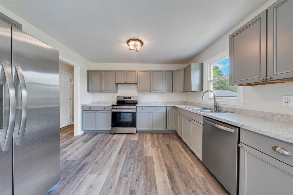 1331 Rainbow Forest DR