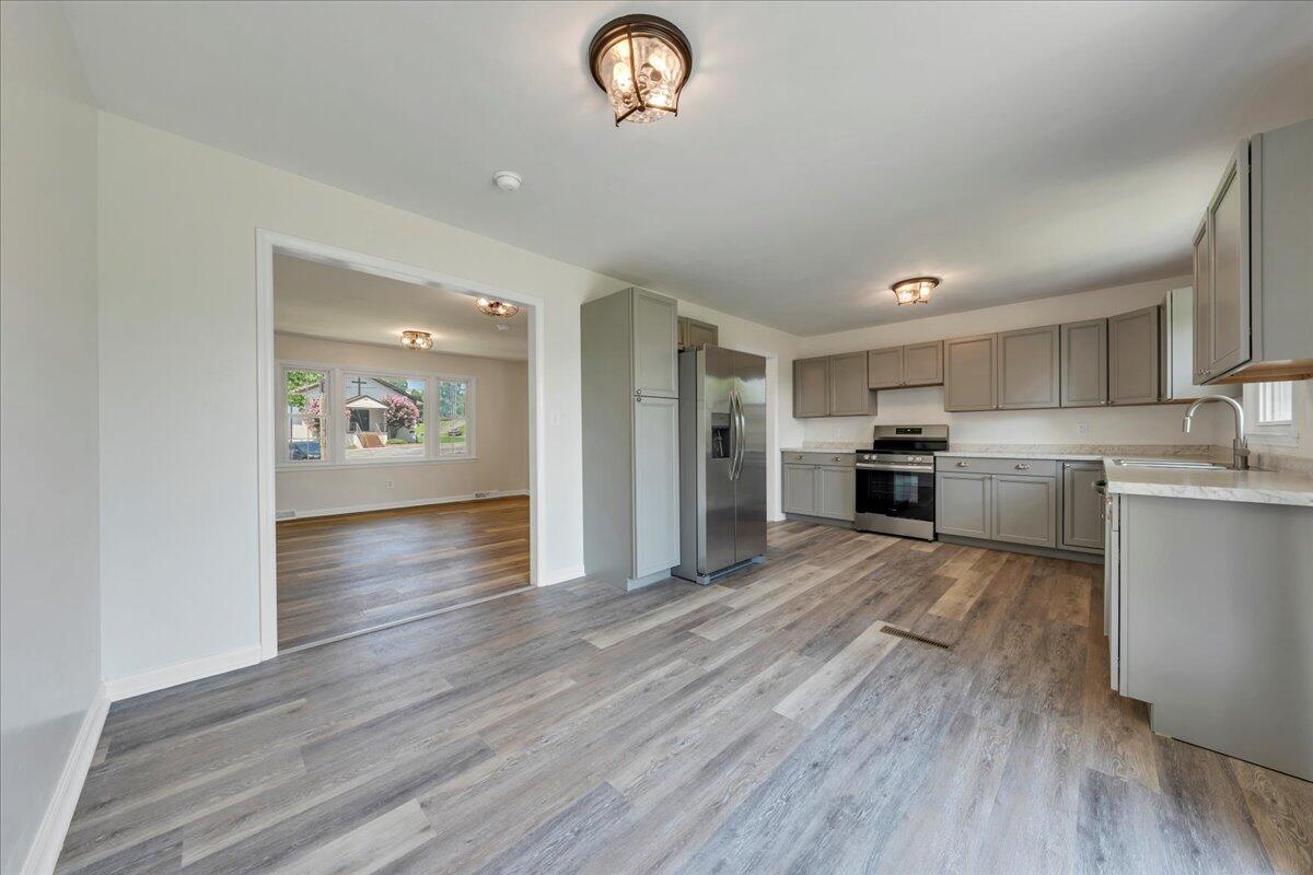 1331 Rainbow Forest DR