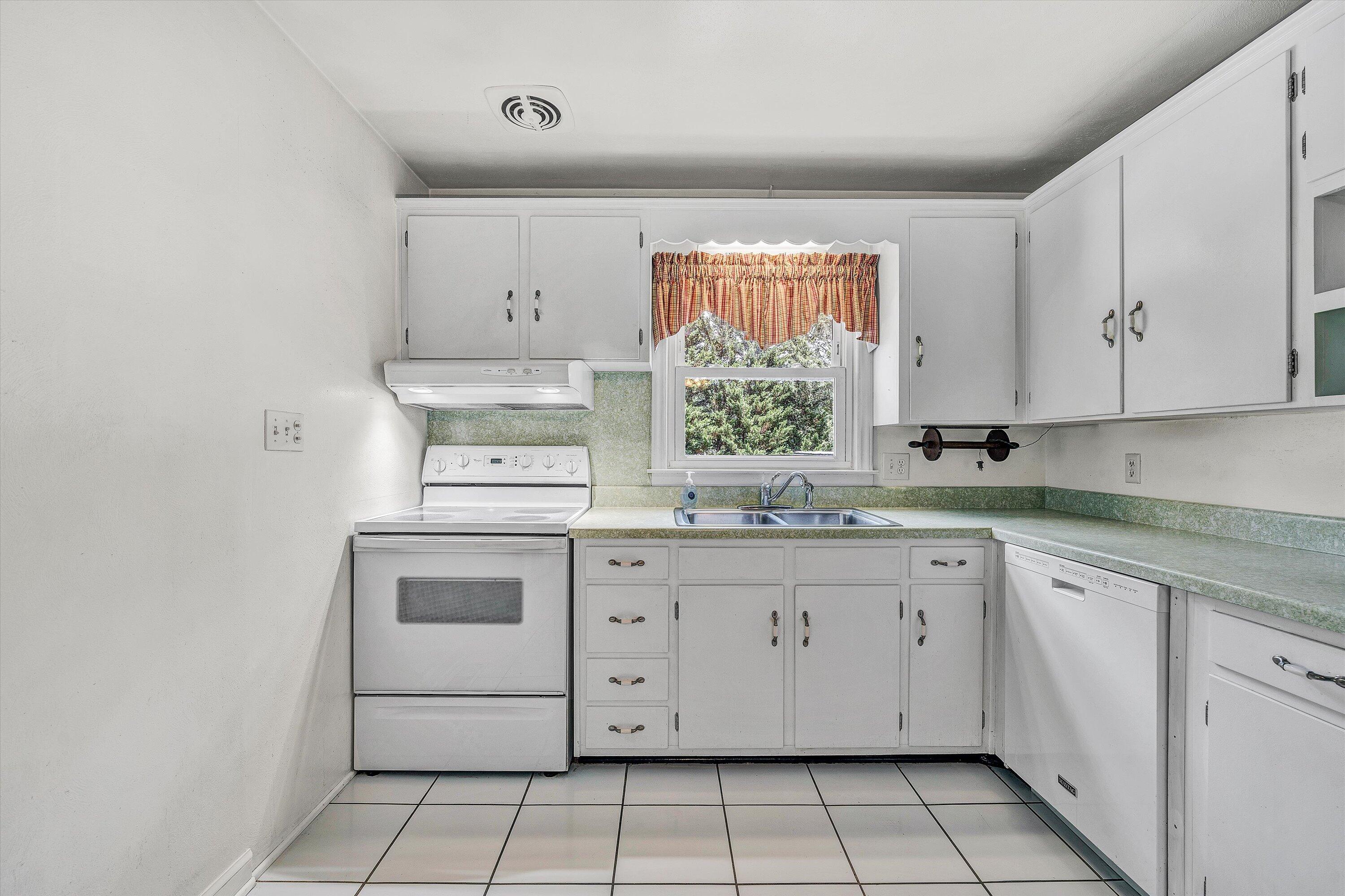 4725 Tree Top Camp RD