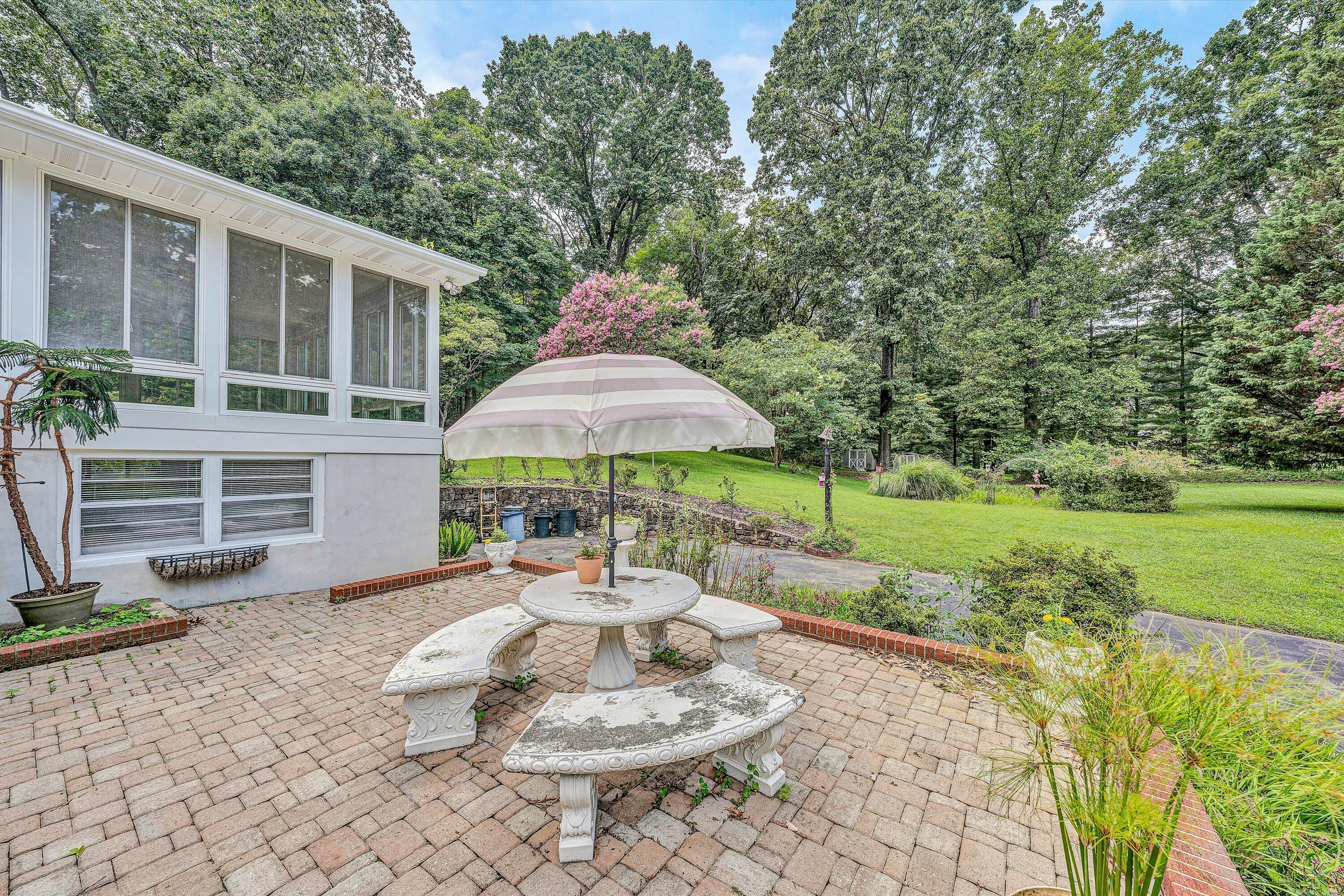 4725 Tree Top Camp RD