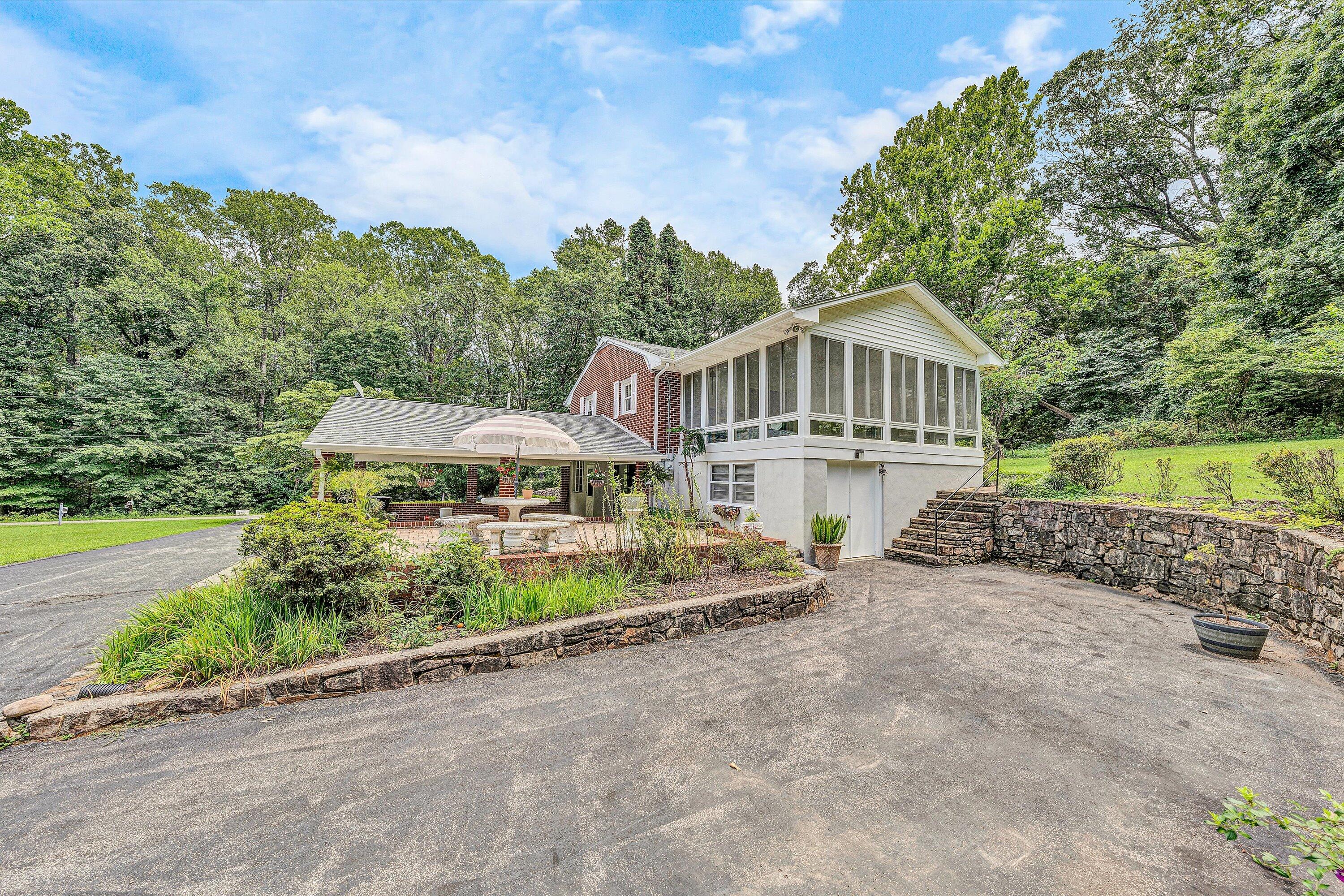 4725 Tree Top Camp RD