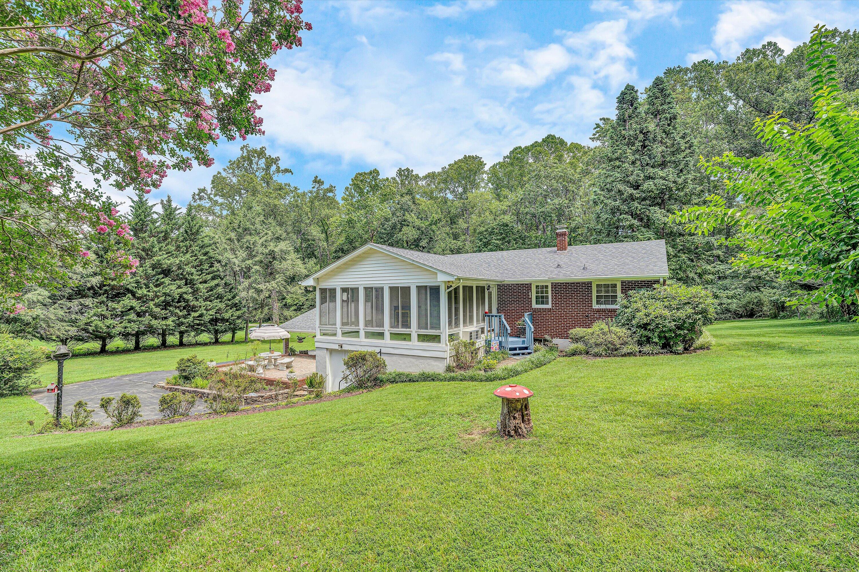 4725 Tree Top Camp RD