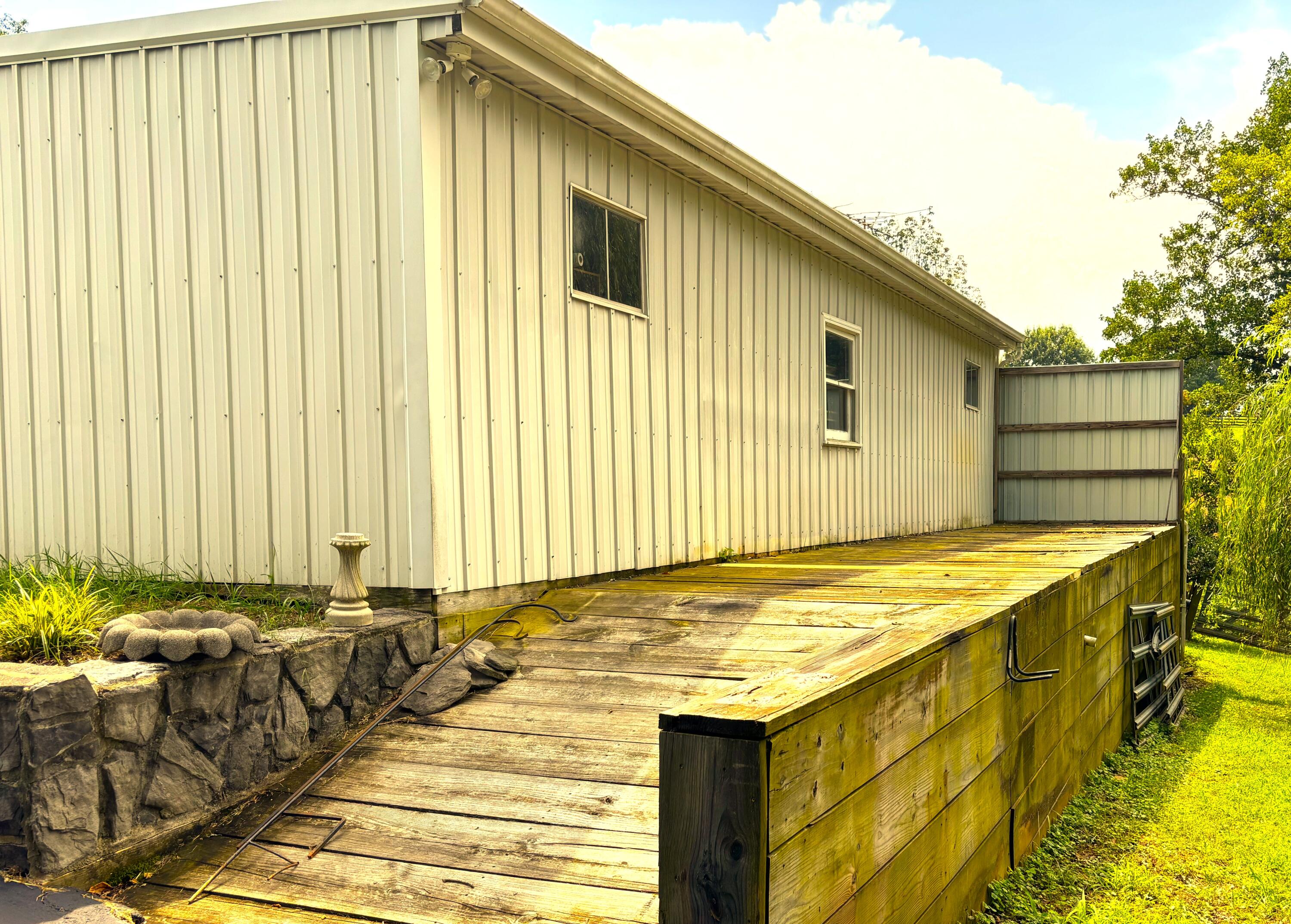 1235 Rock Spring RD