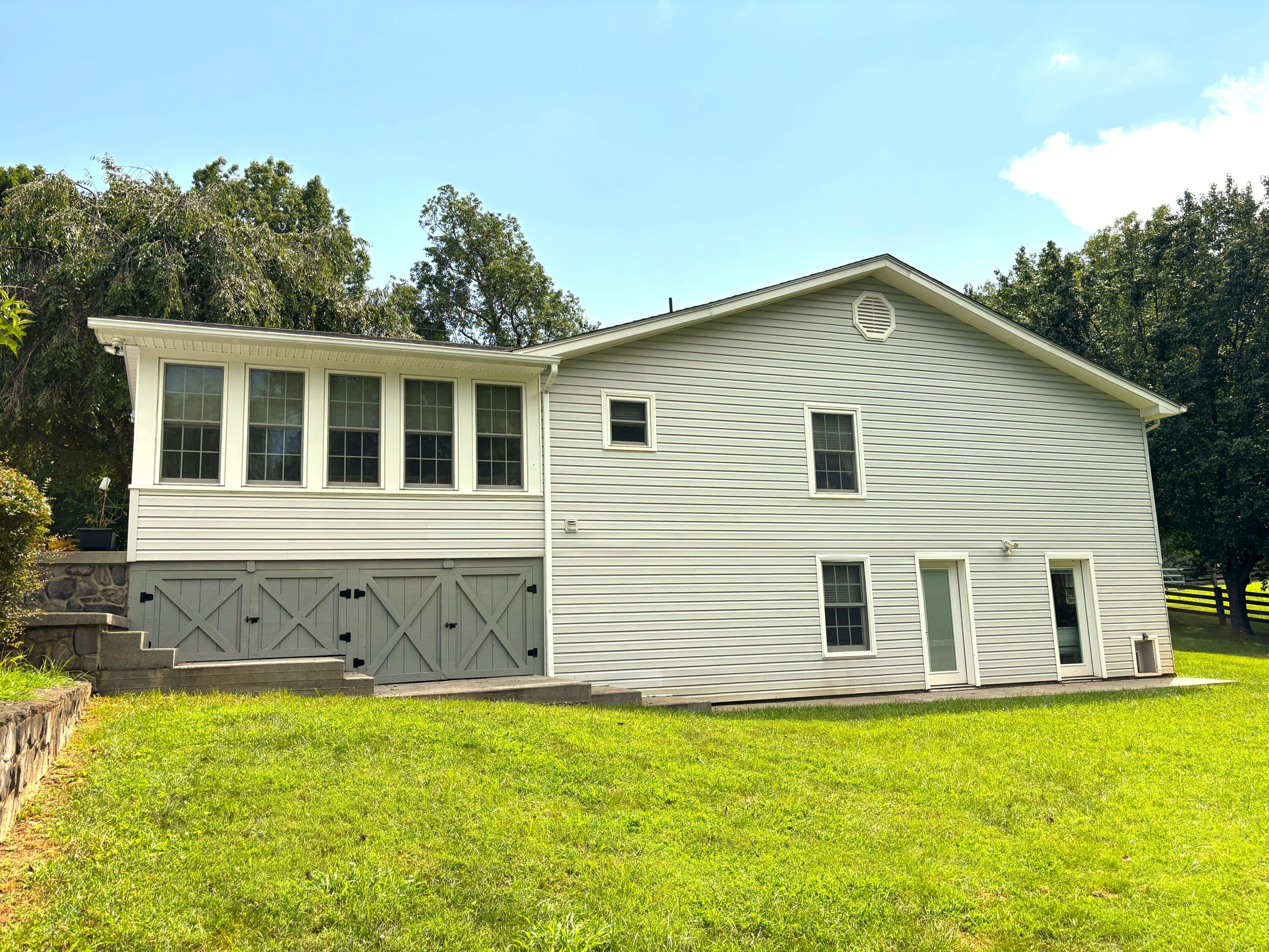 1235 Rock Spring RD