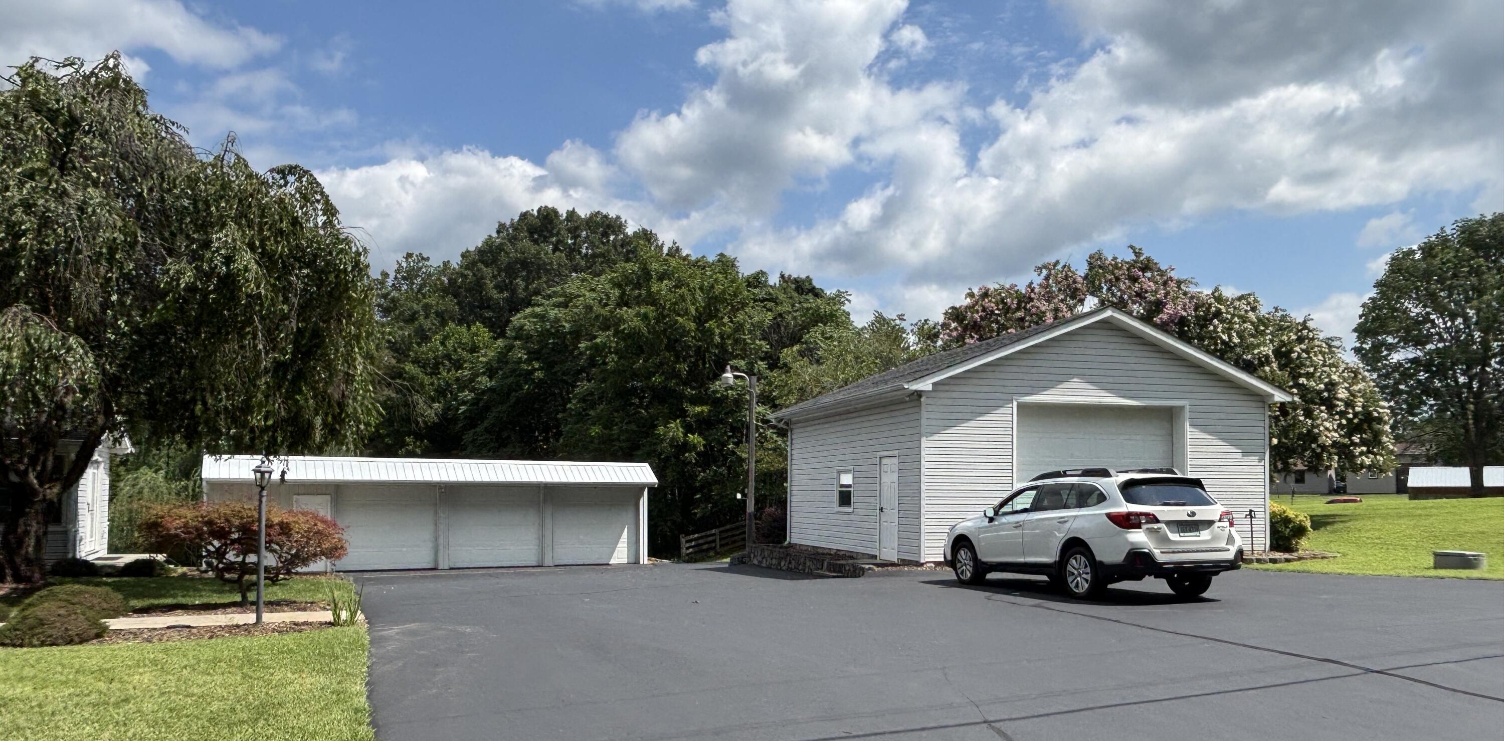 1235 Rock Spring RD