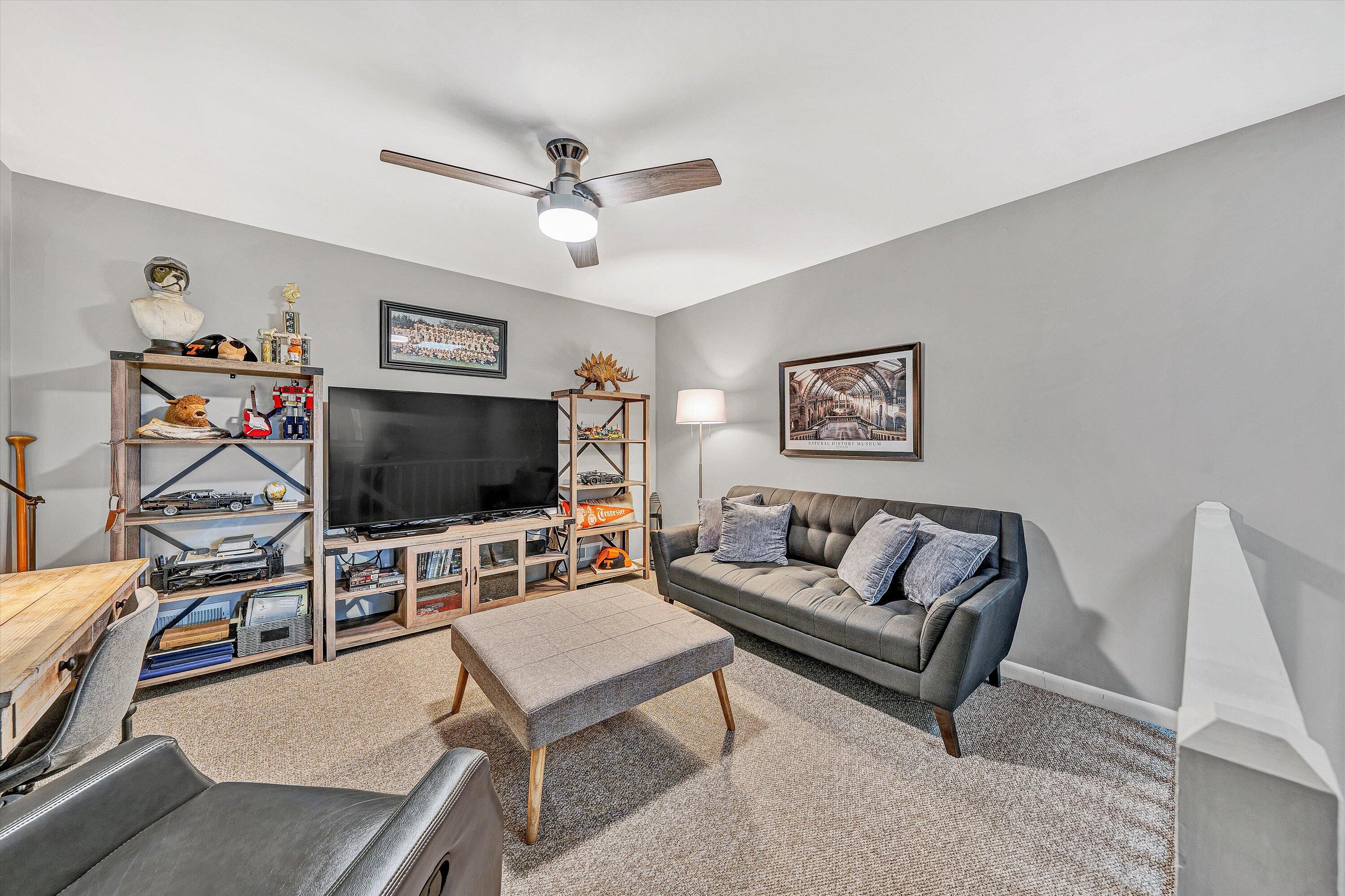 2553 South Clearing RD