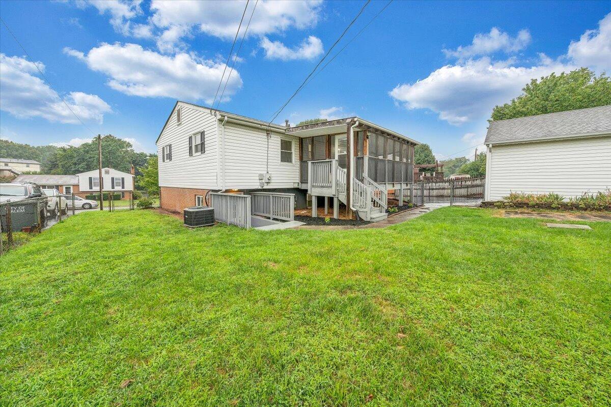 829 Pyrtle DR
