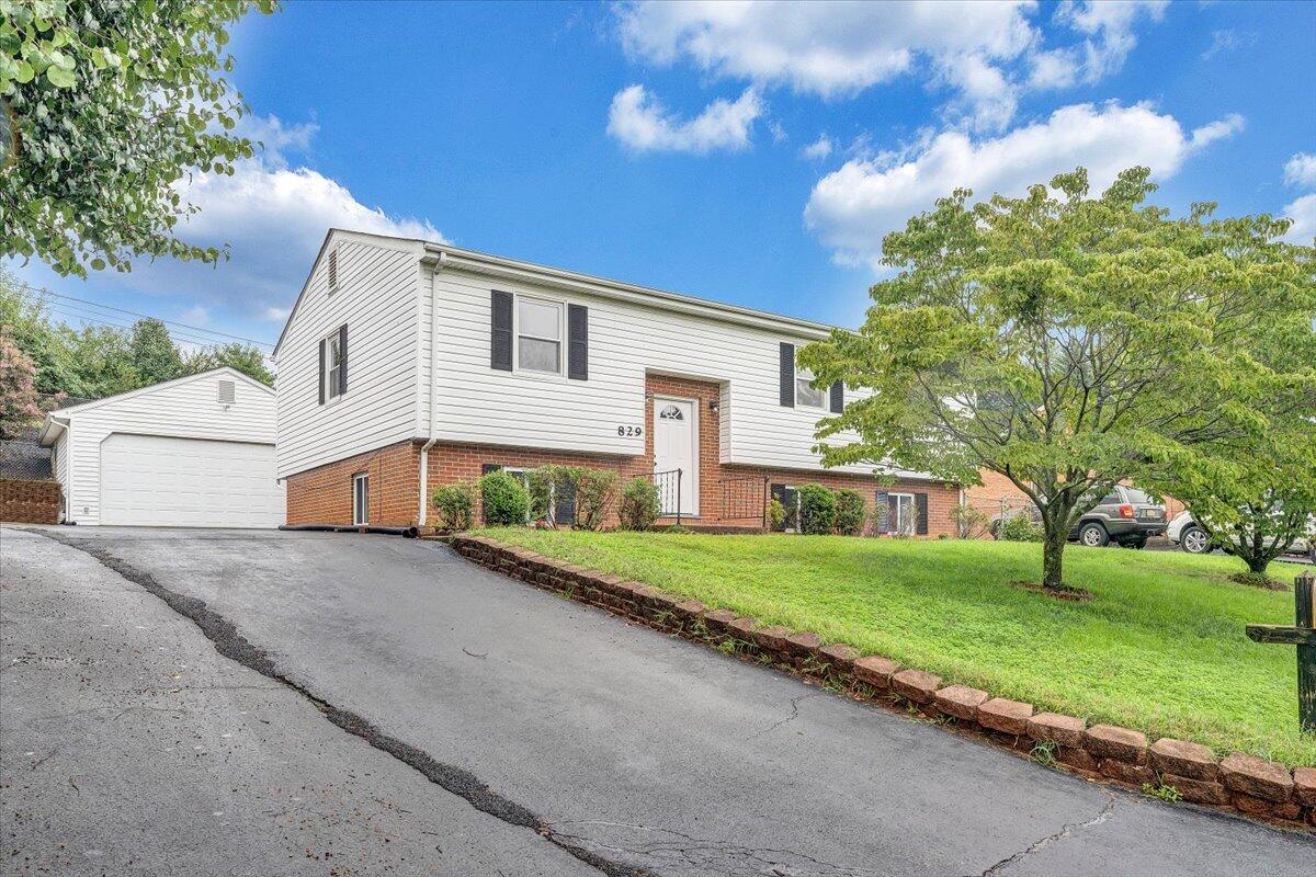 829 Pyrtle DR