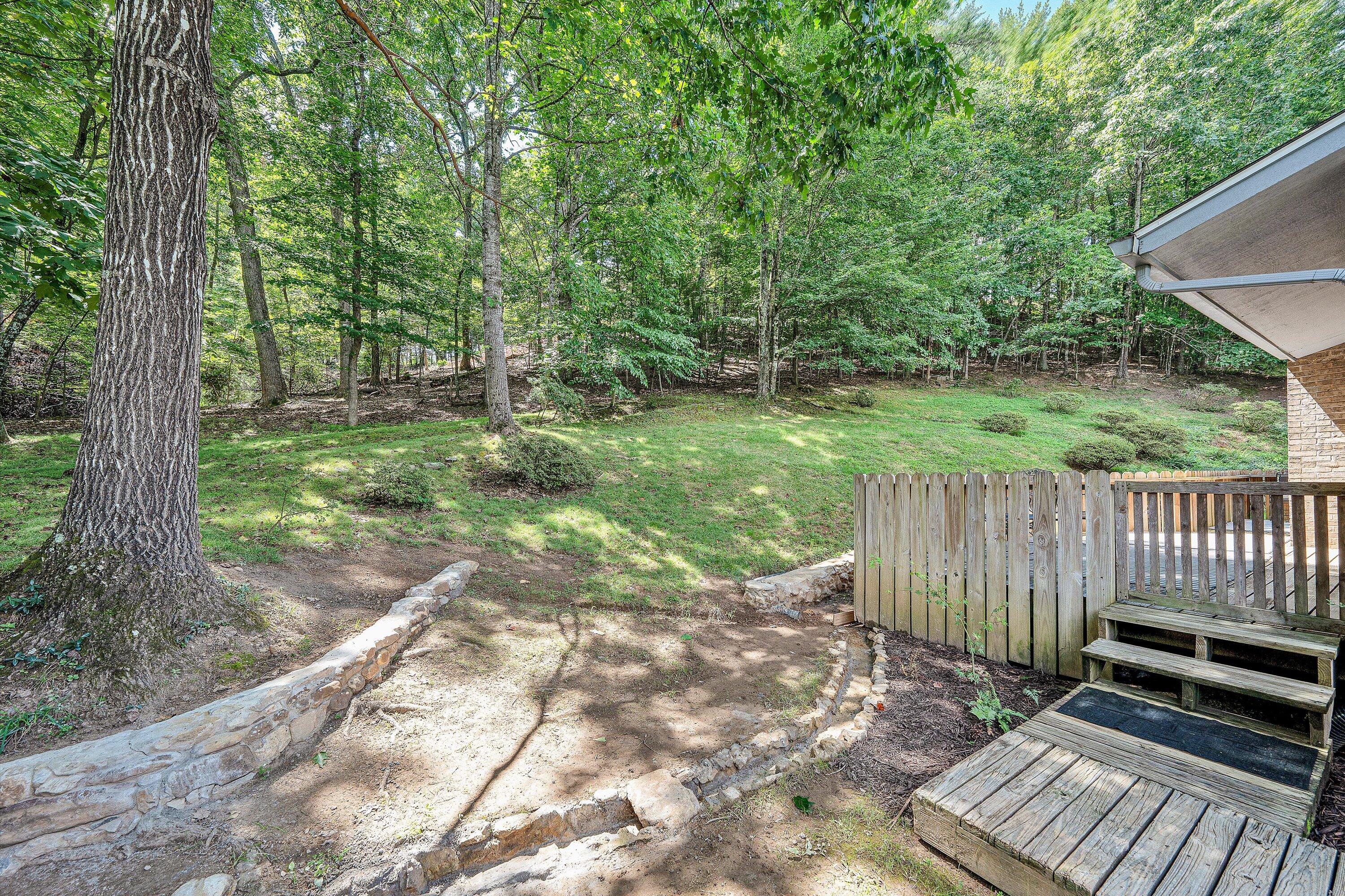 180 Forest DR