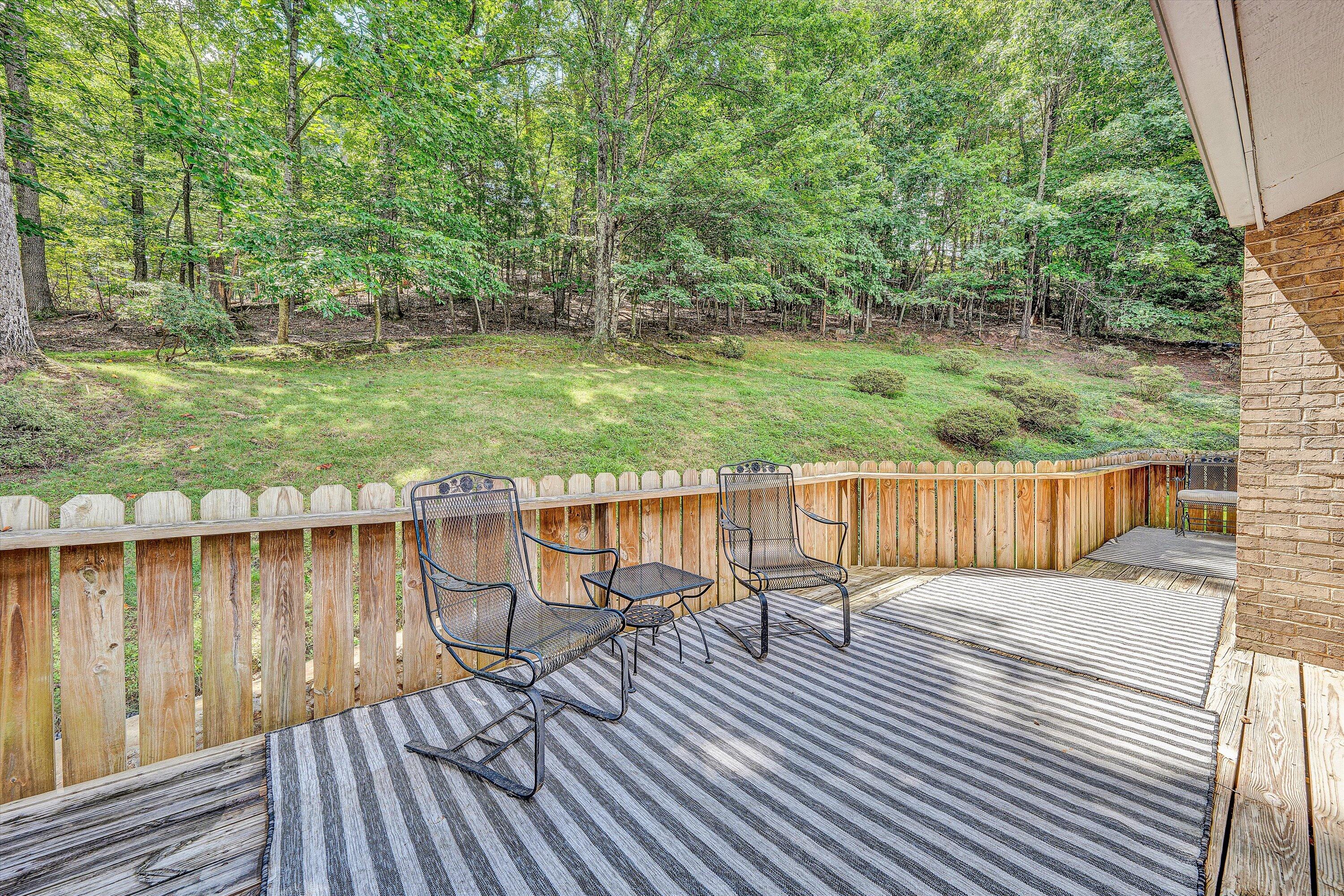 180 Forest DR
