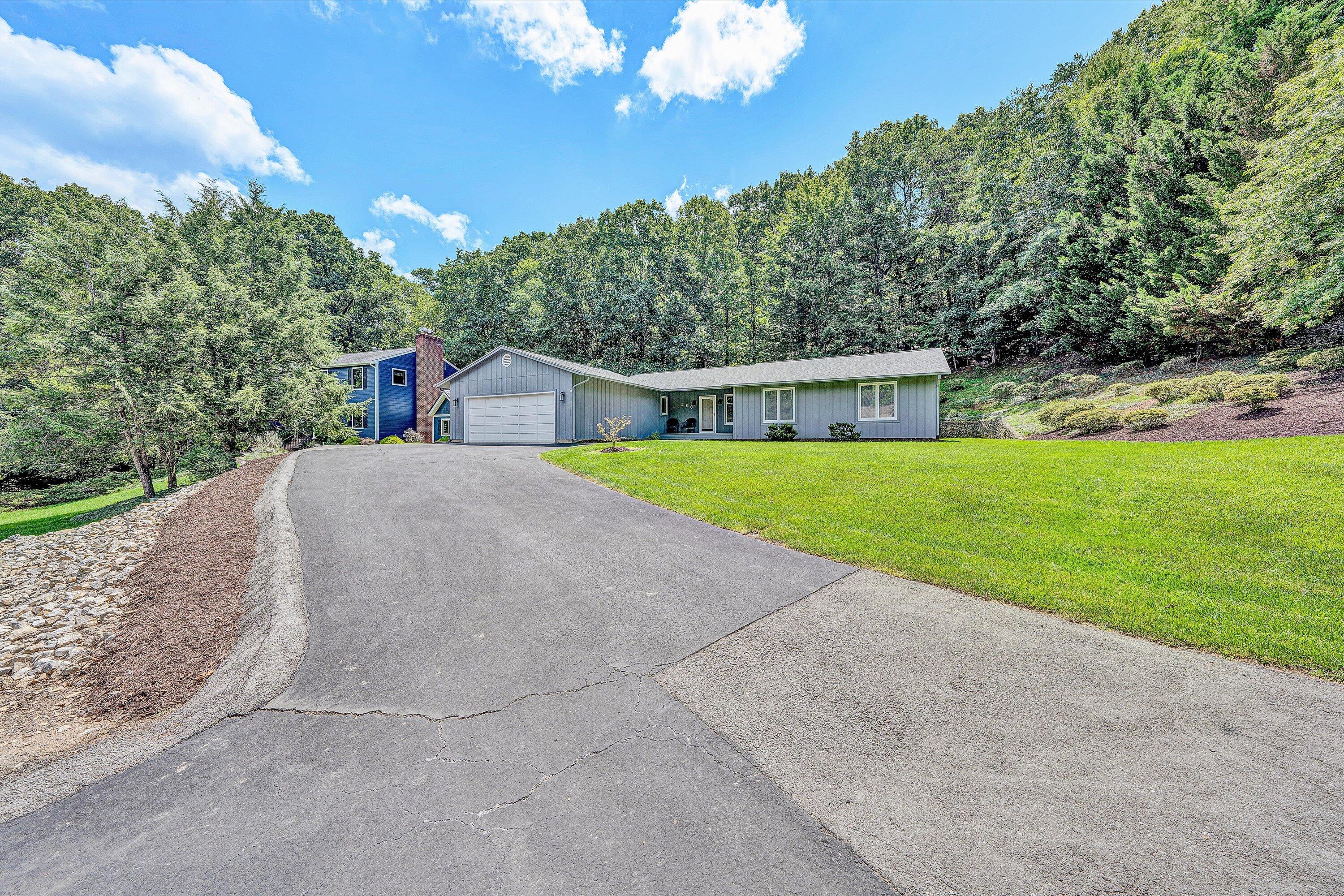 180 Forest DR