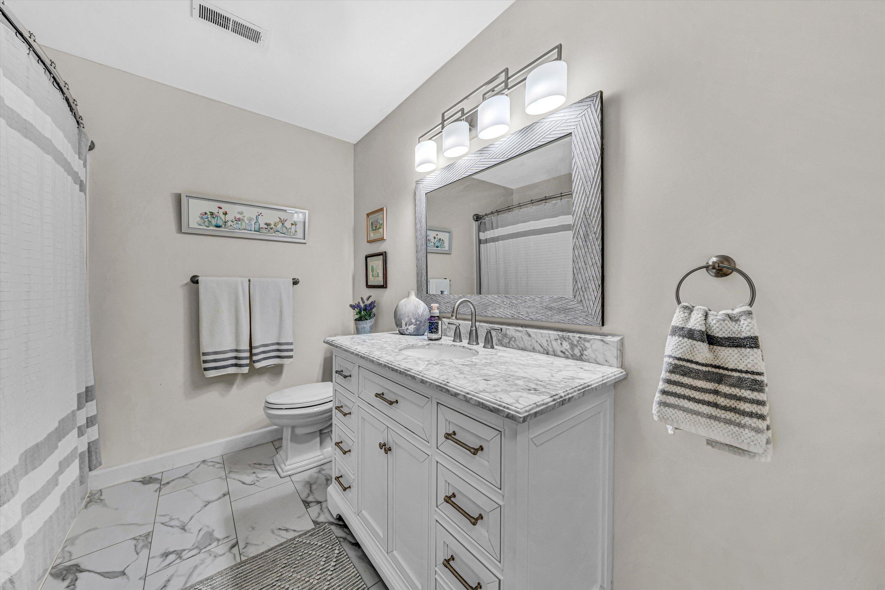 180 Forest DR