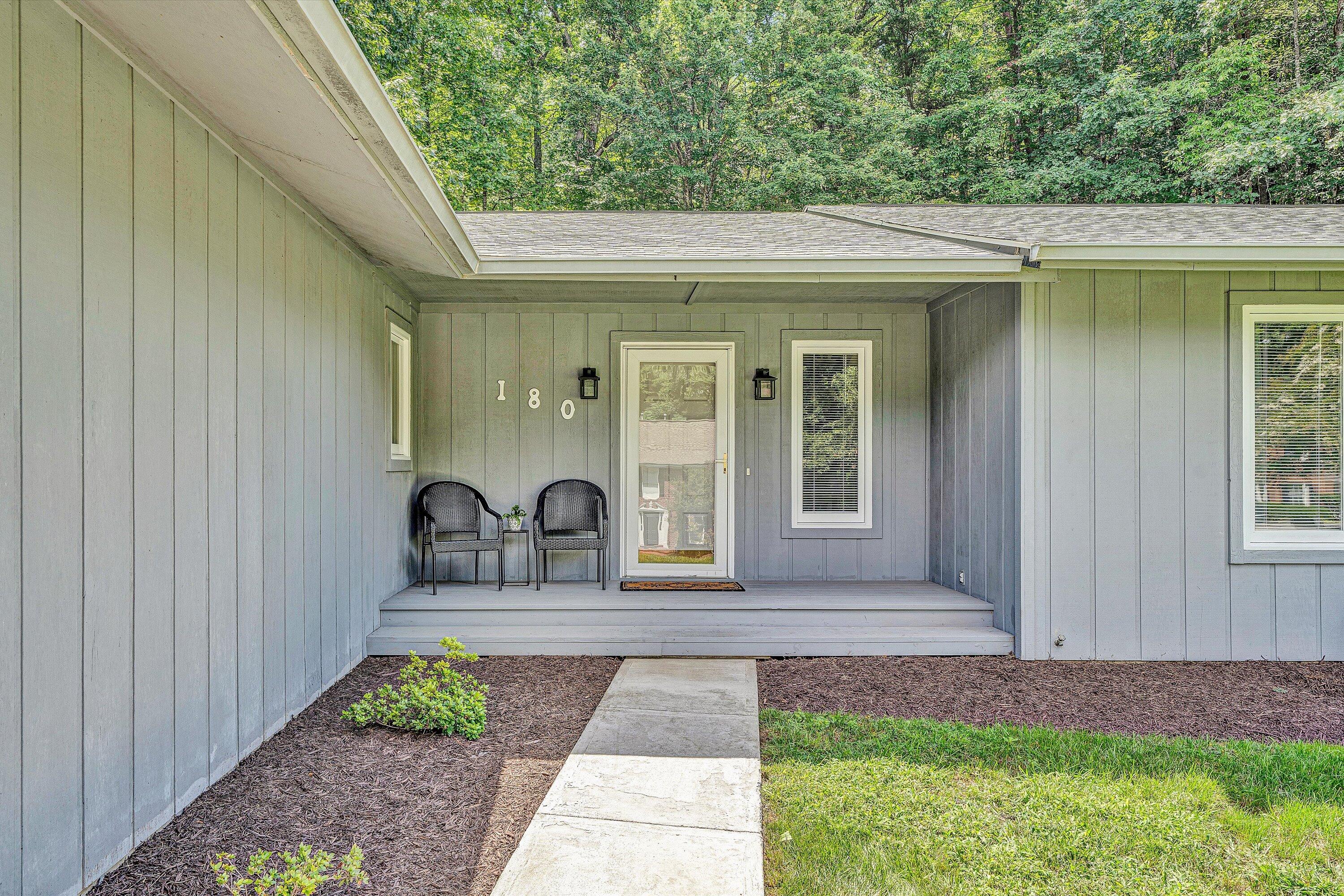 180 Forest DR