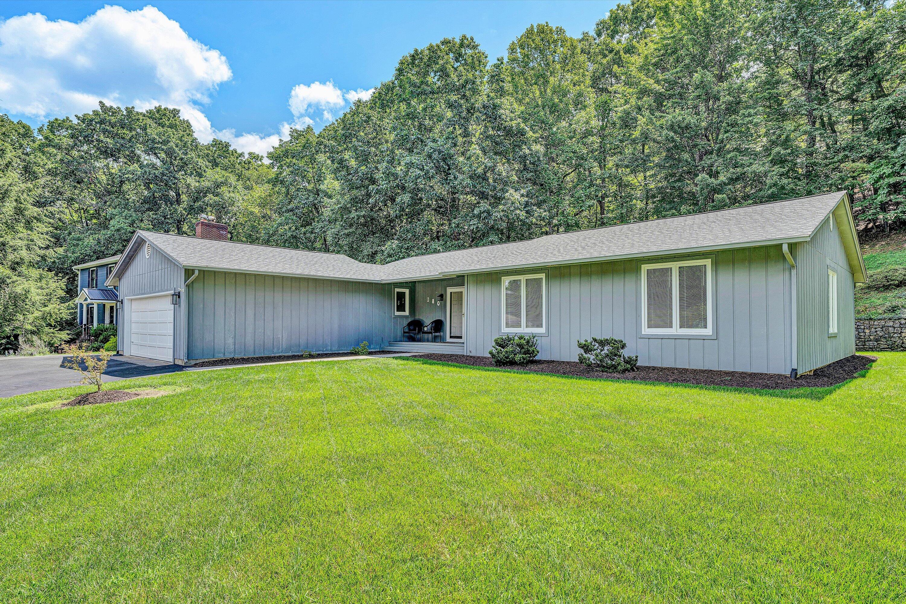 180 Forest DR