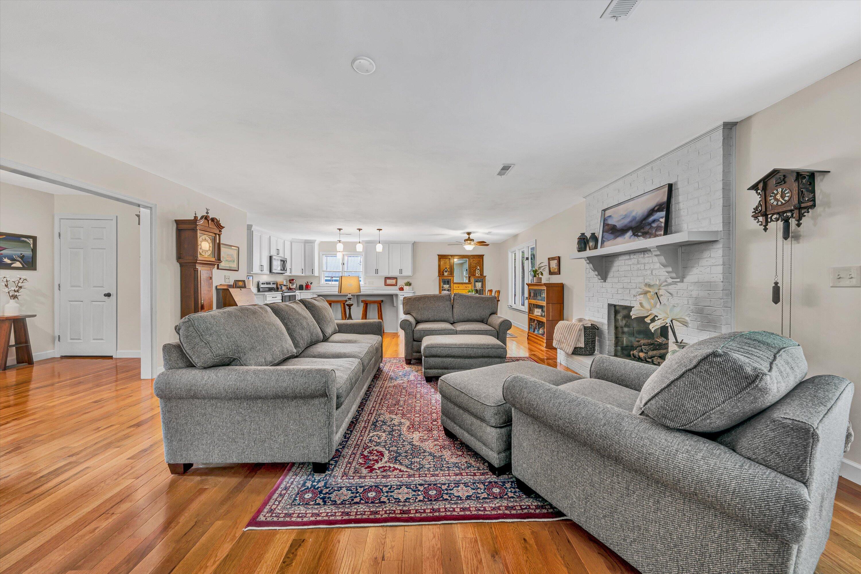180 Forest DR
