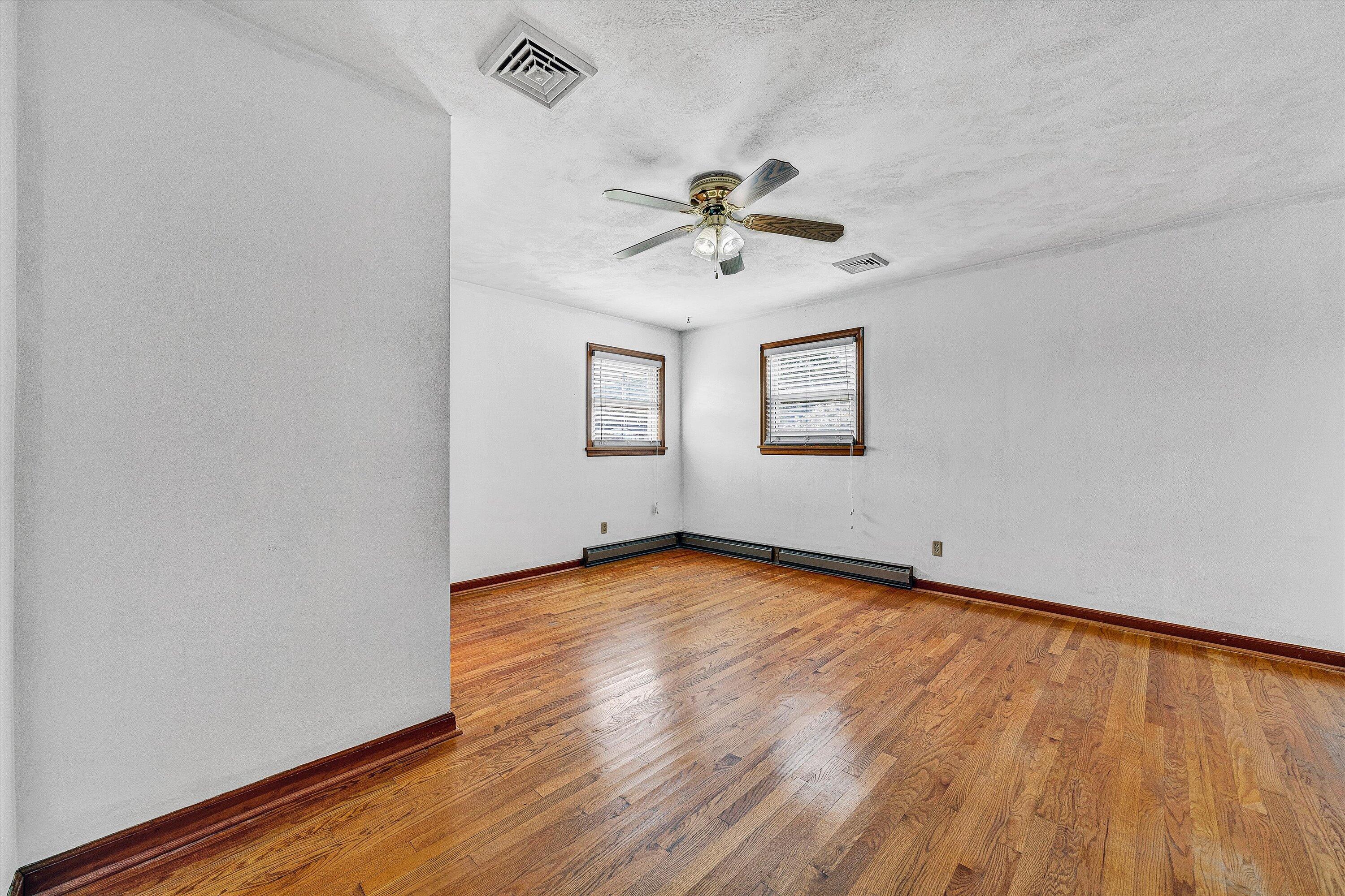 1403 Azalea ST
