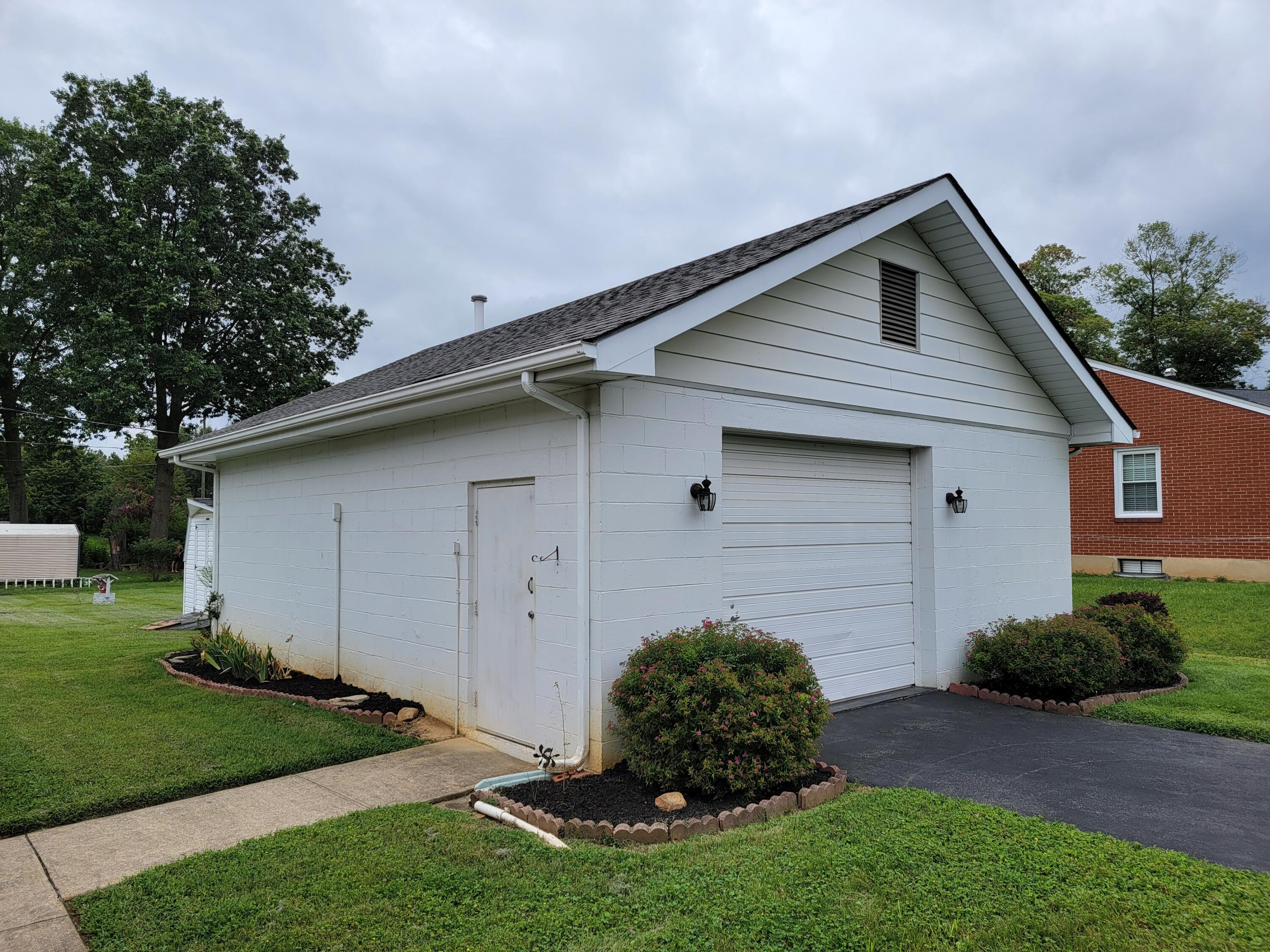 227 W Carrollton AVE