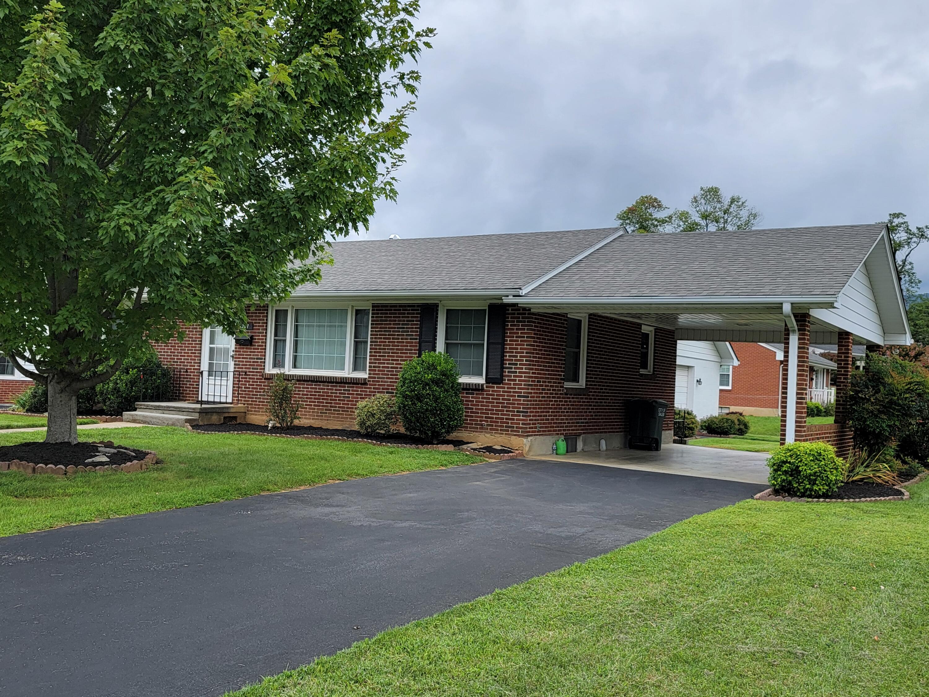 227 W Carrollton AVE