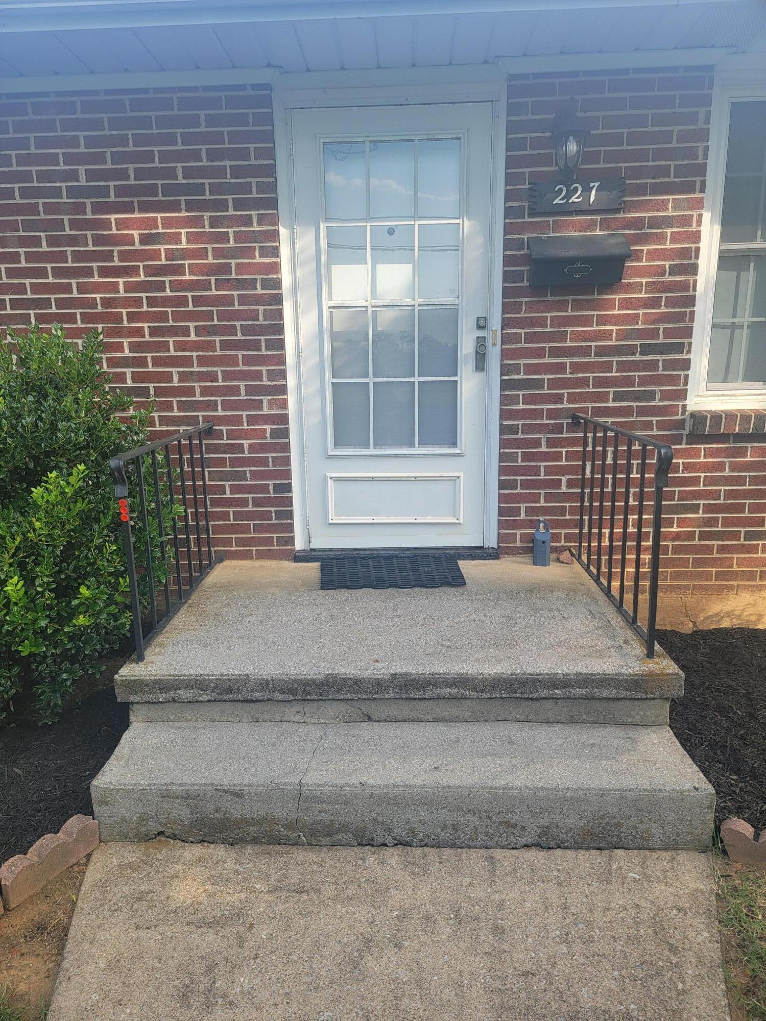 227 W Carrollton AVE